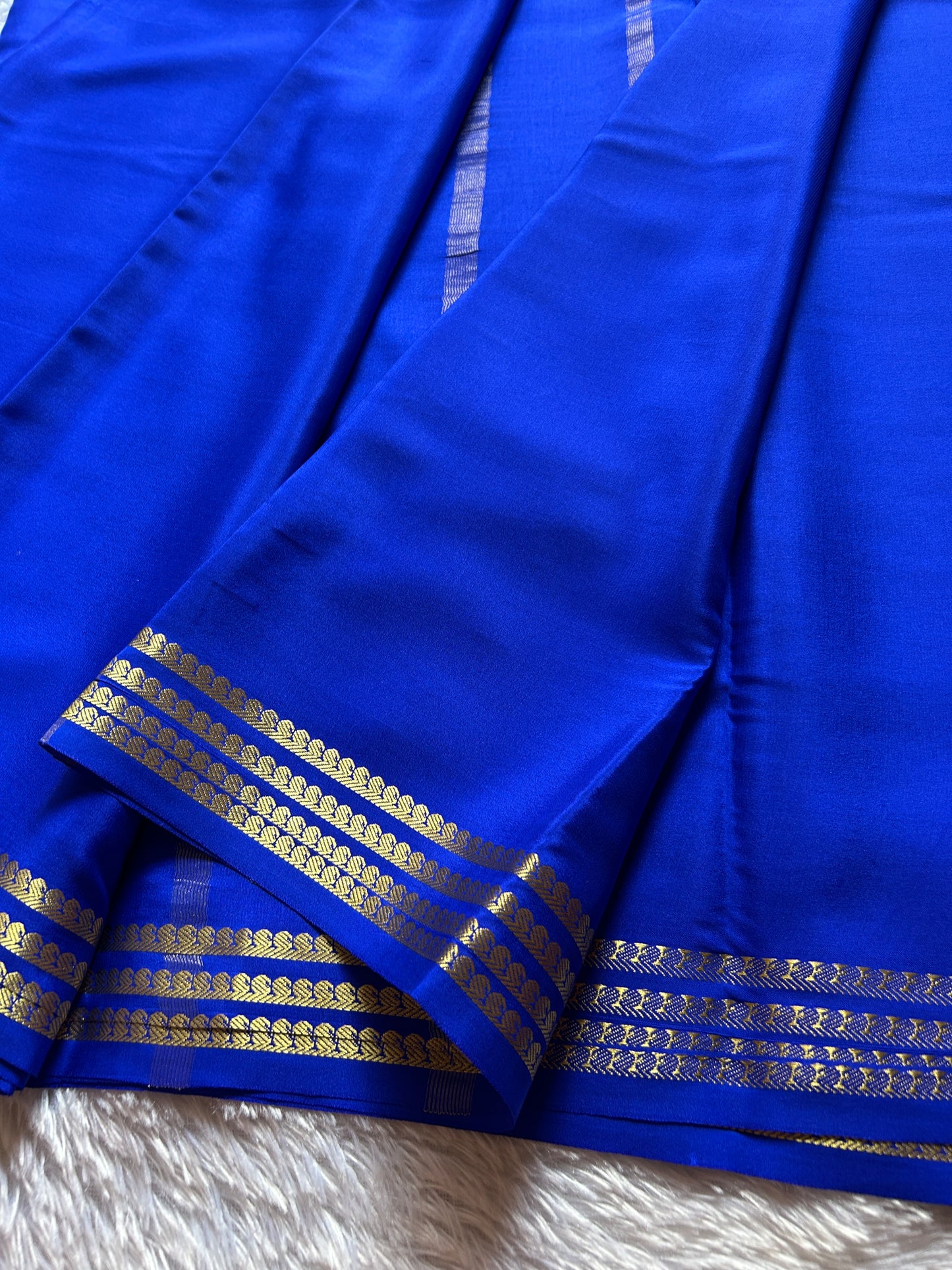 Aragini : Solid Royal blue