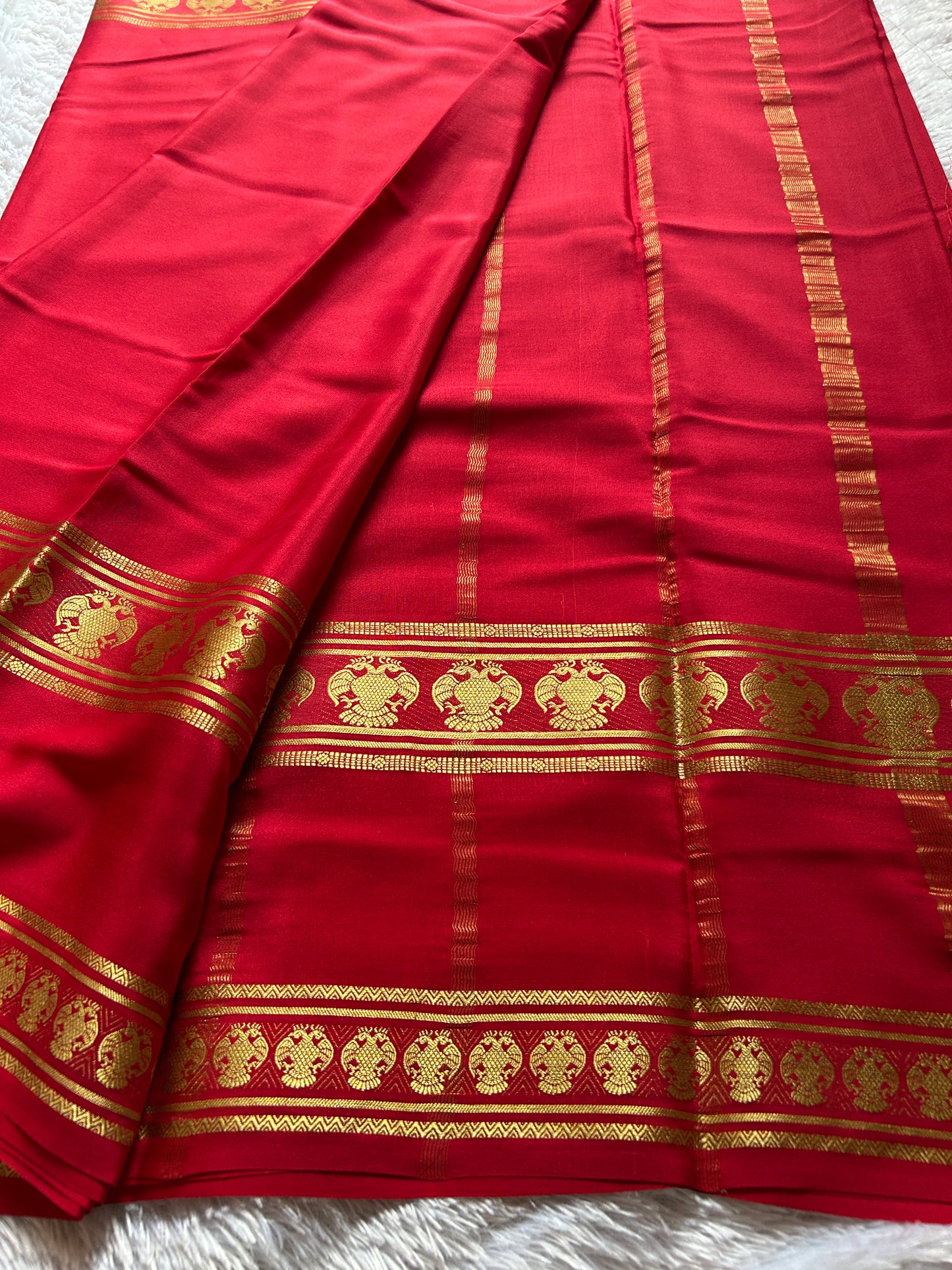 GandaBerunda : Solid Red