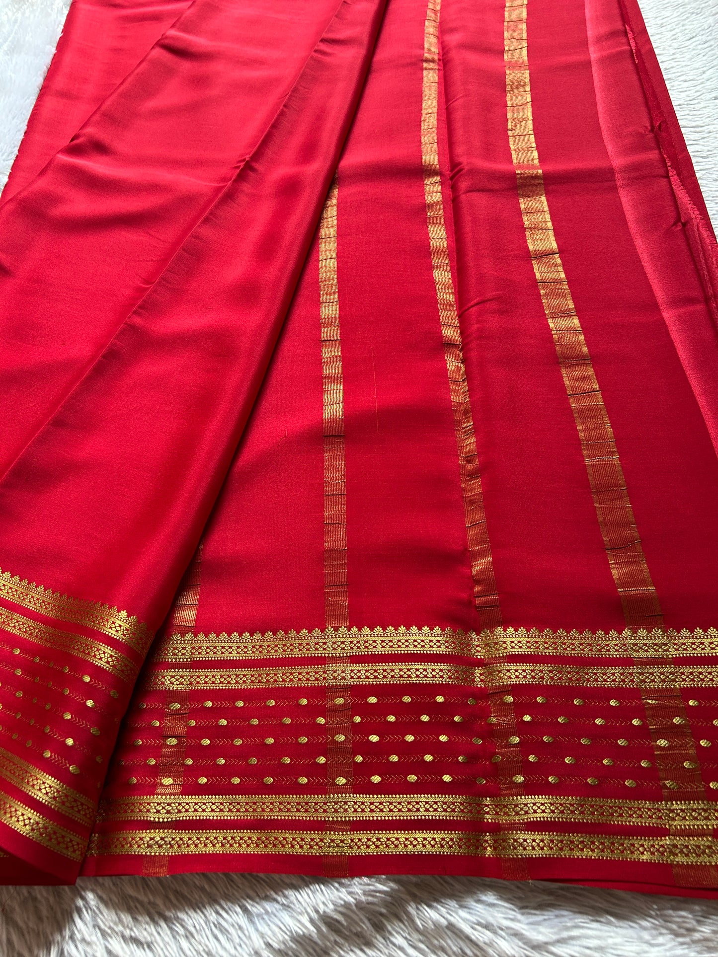 Aradhya : Solid Red