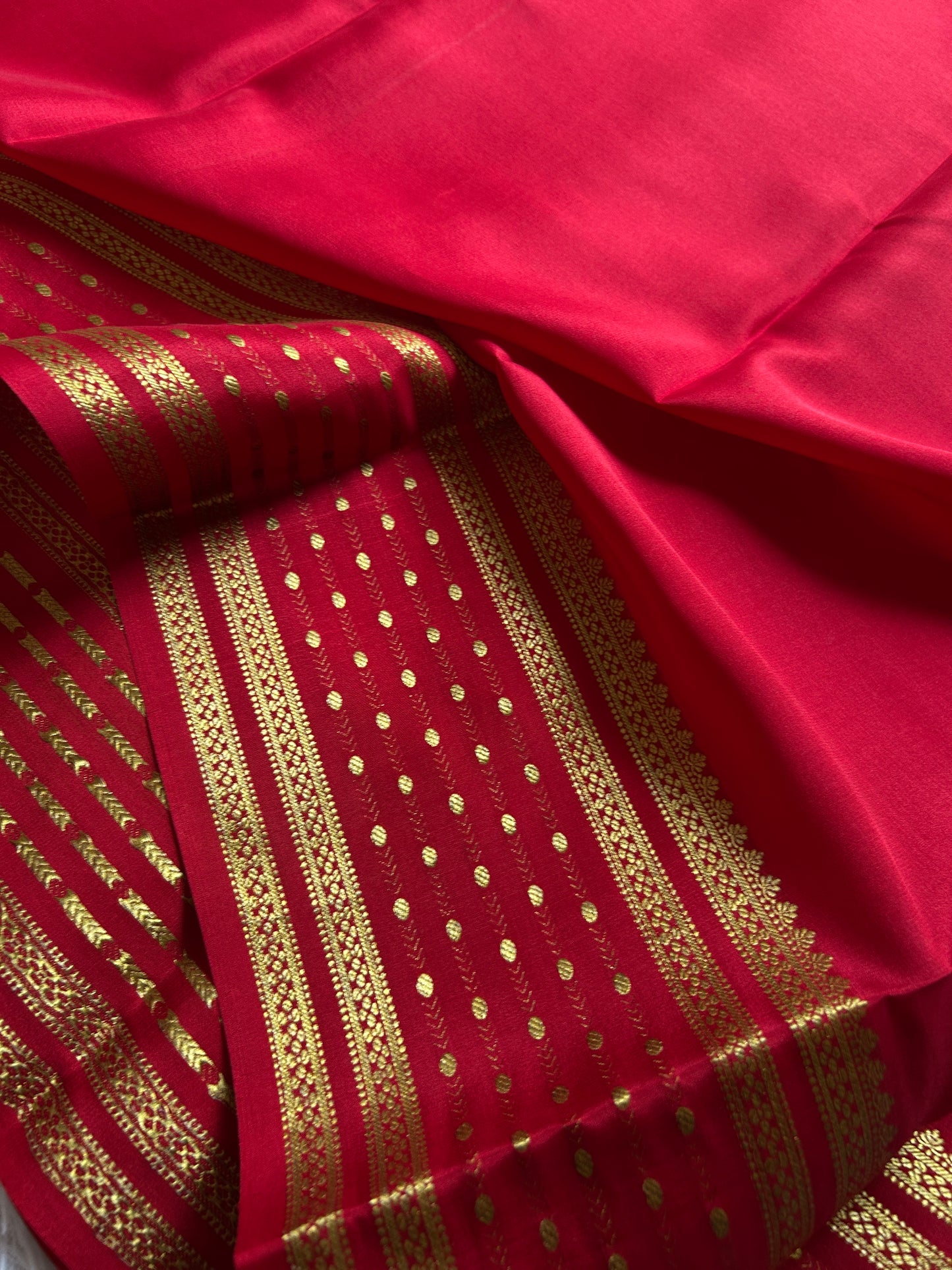 Aradhya : Solid Red