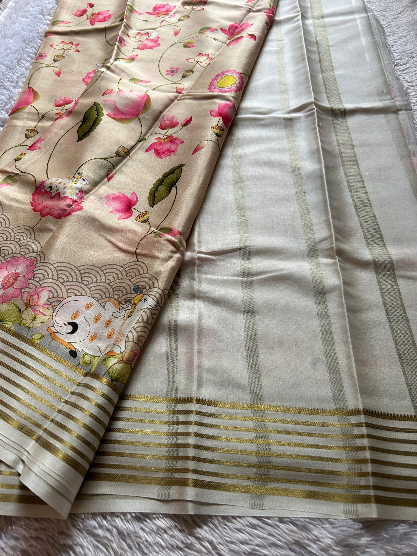 Kamala (2D) : Beige-off white