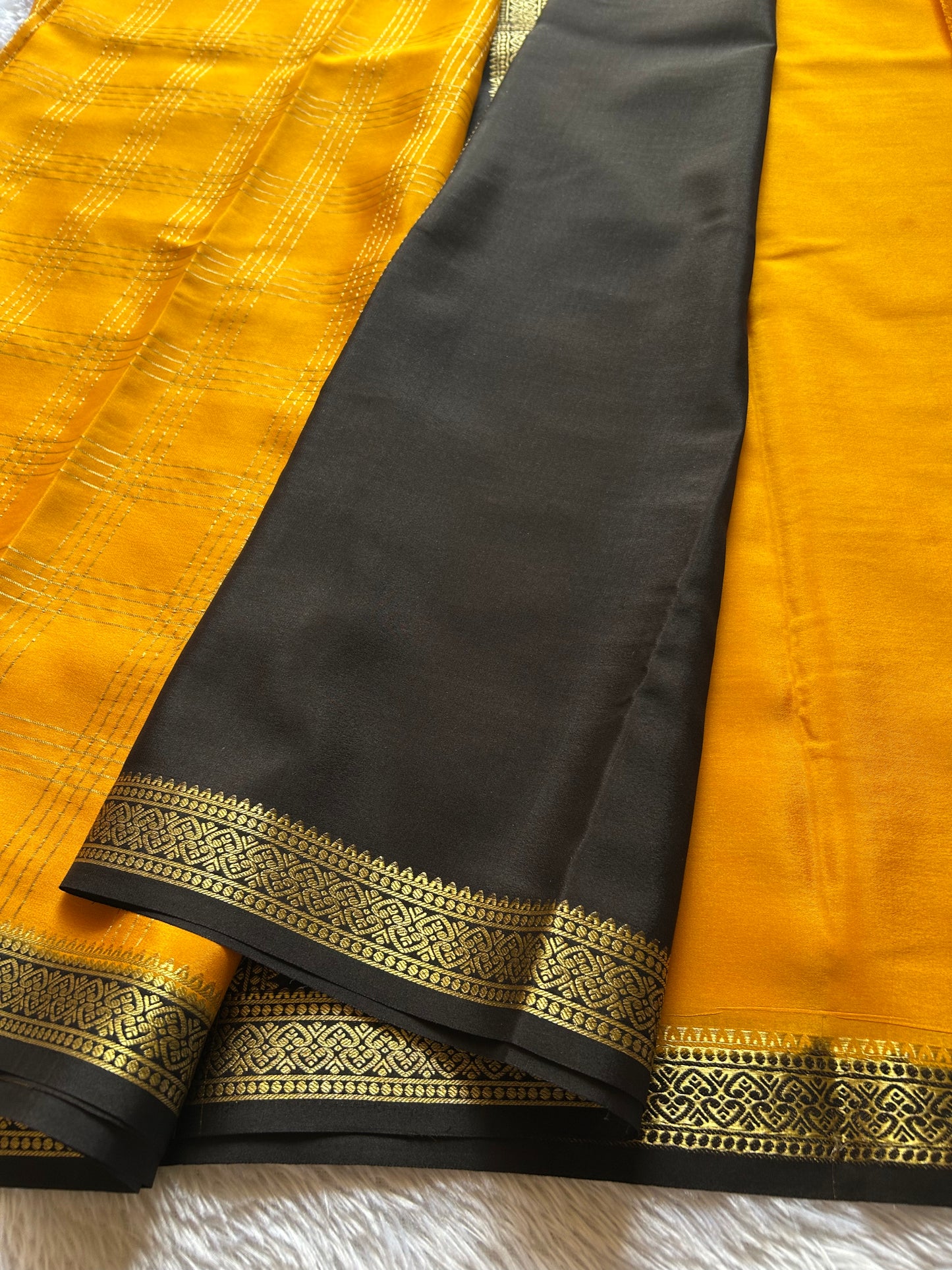 Apeksha (2D) : Golden yellow-black