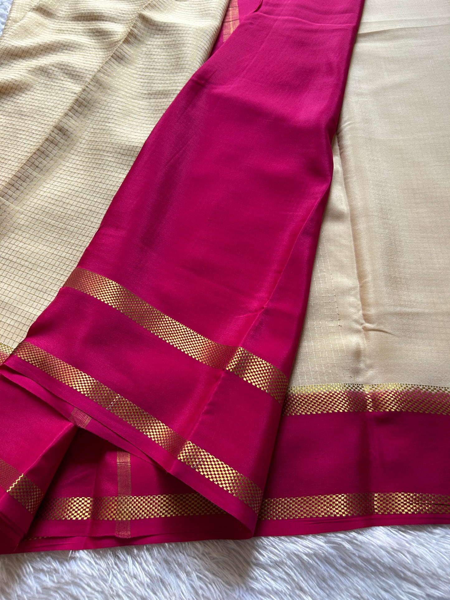 Padmini (2D) : Light beige-pink