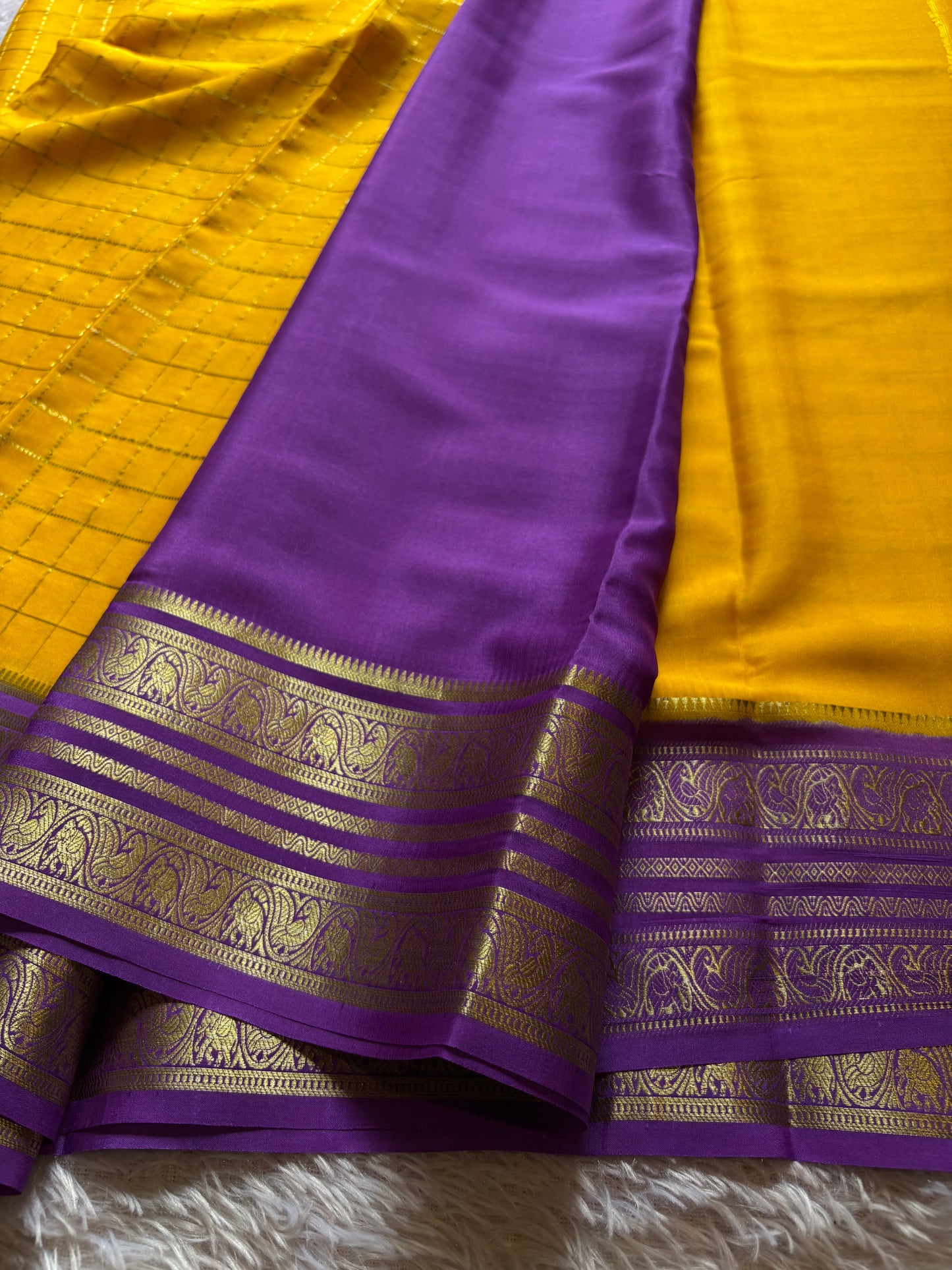 Ganga (3D) : Golden yellow-pink-dark lavender