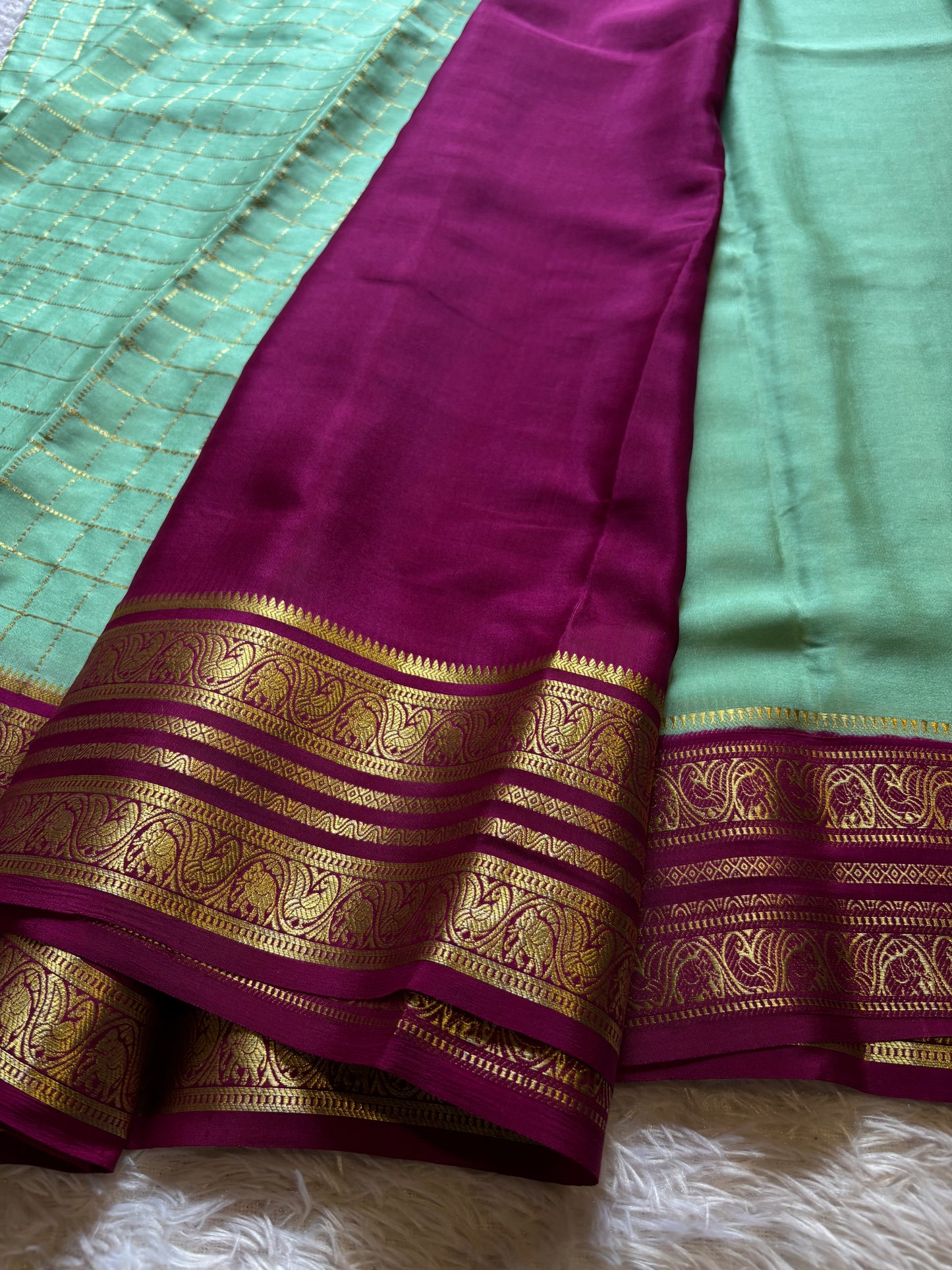 Ganga (3D) : Sea green-orange-magenta
