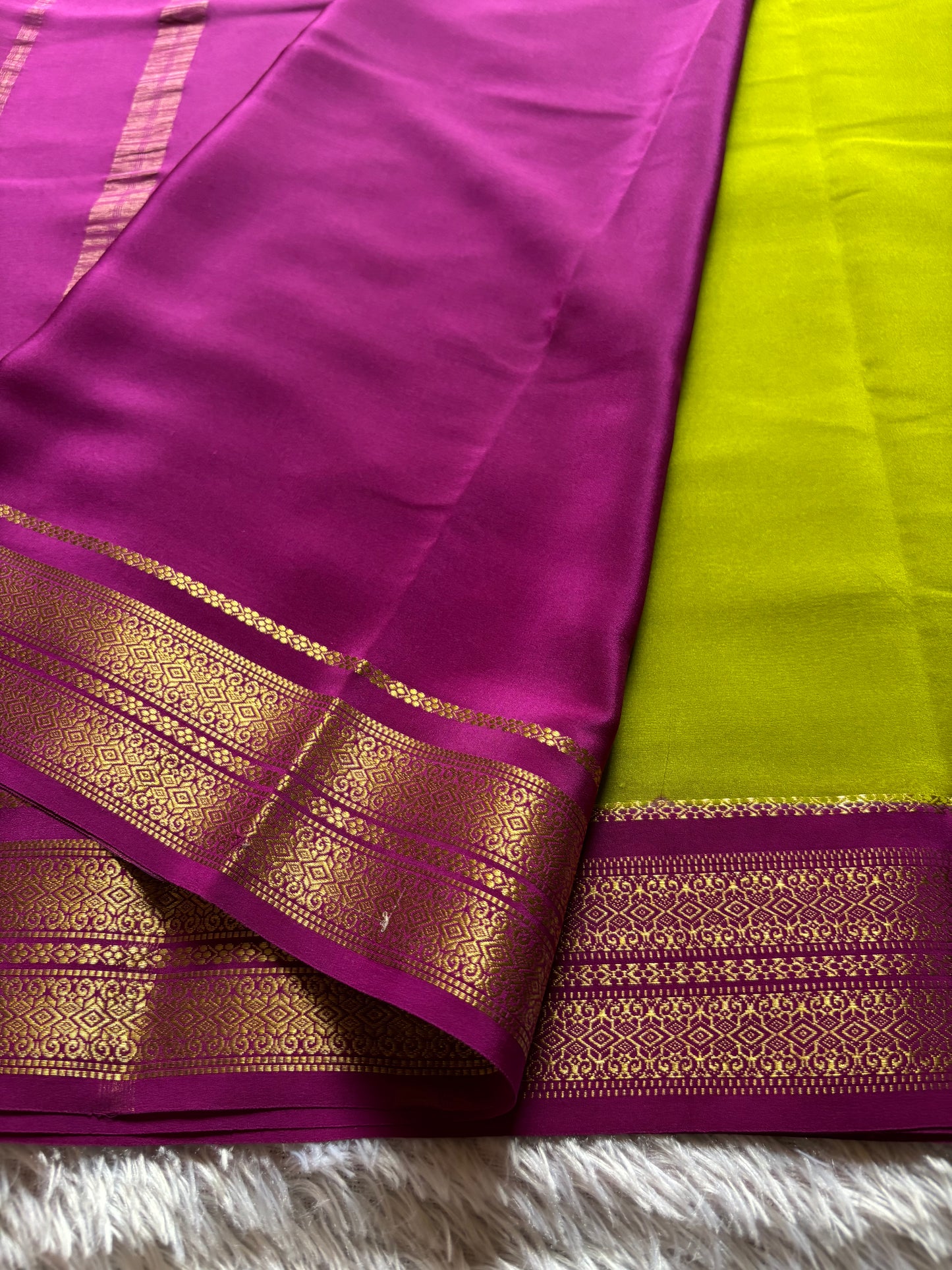 Raagini (2D) : Lime green-dark magenta