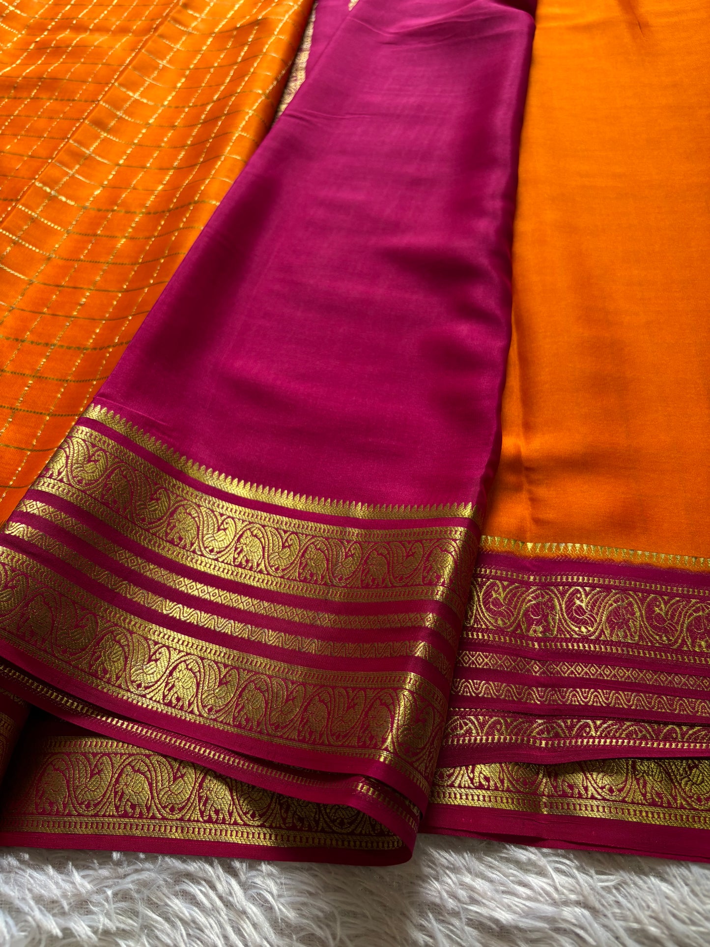 Ganga (3D) : Orange-green-pink
