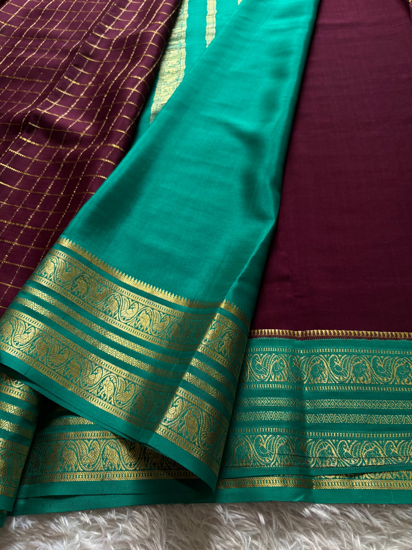 Ganga (3D) : Chocolate brown-orange-rama green