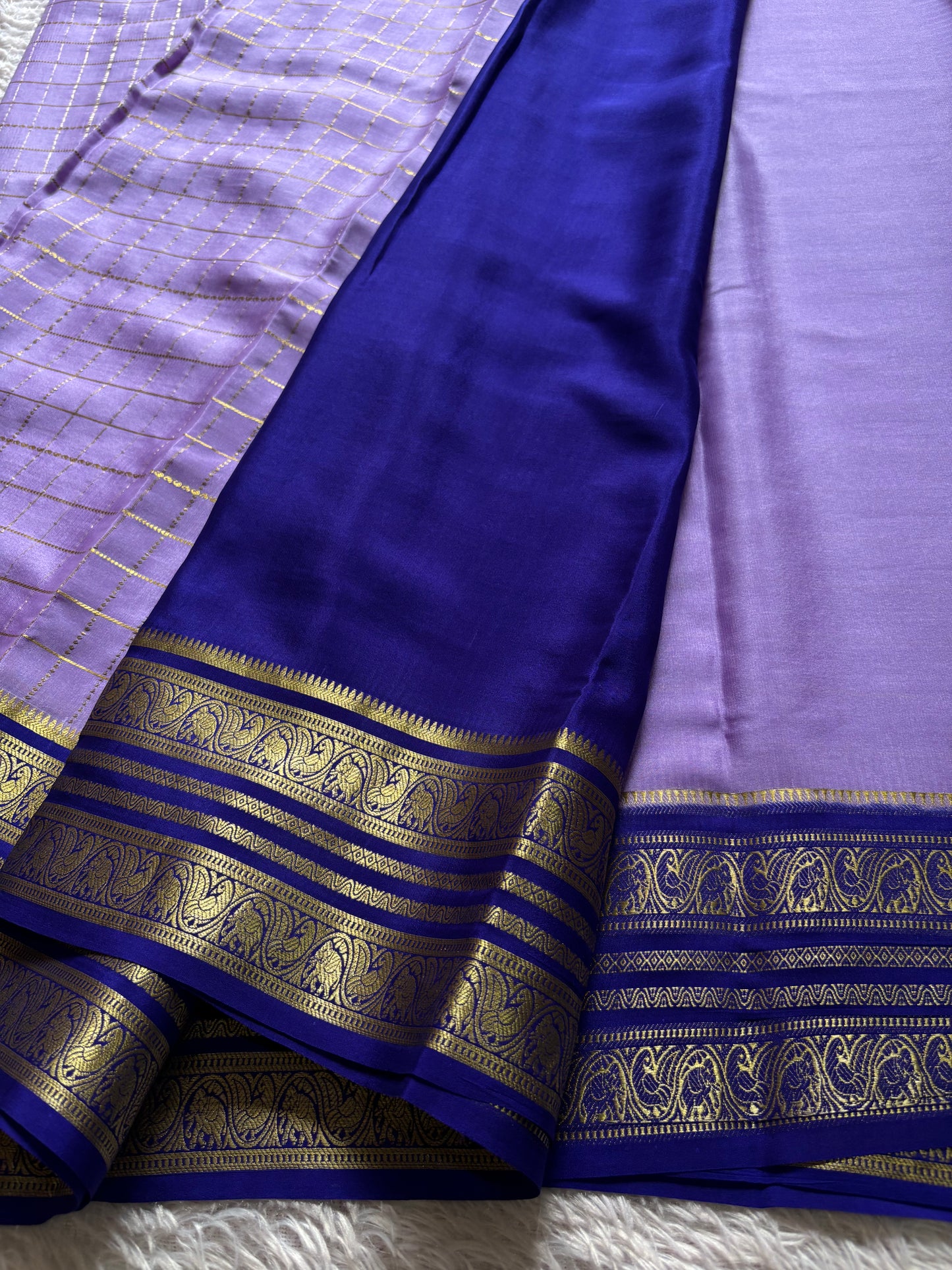 Ganga (3D) : Lavender-rust red-dark blue