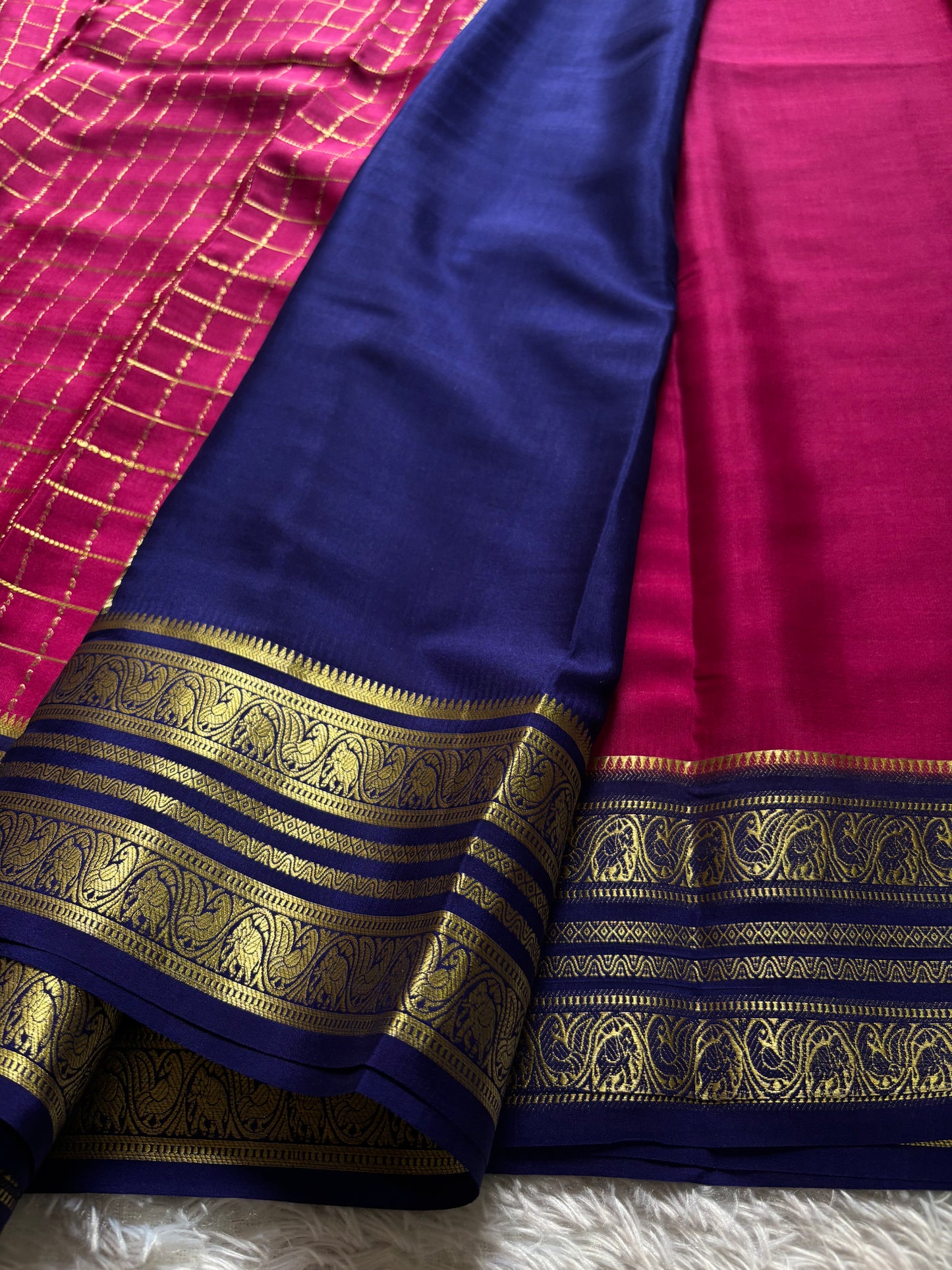 Ganga (3D) : Dark pink-green-navy blue