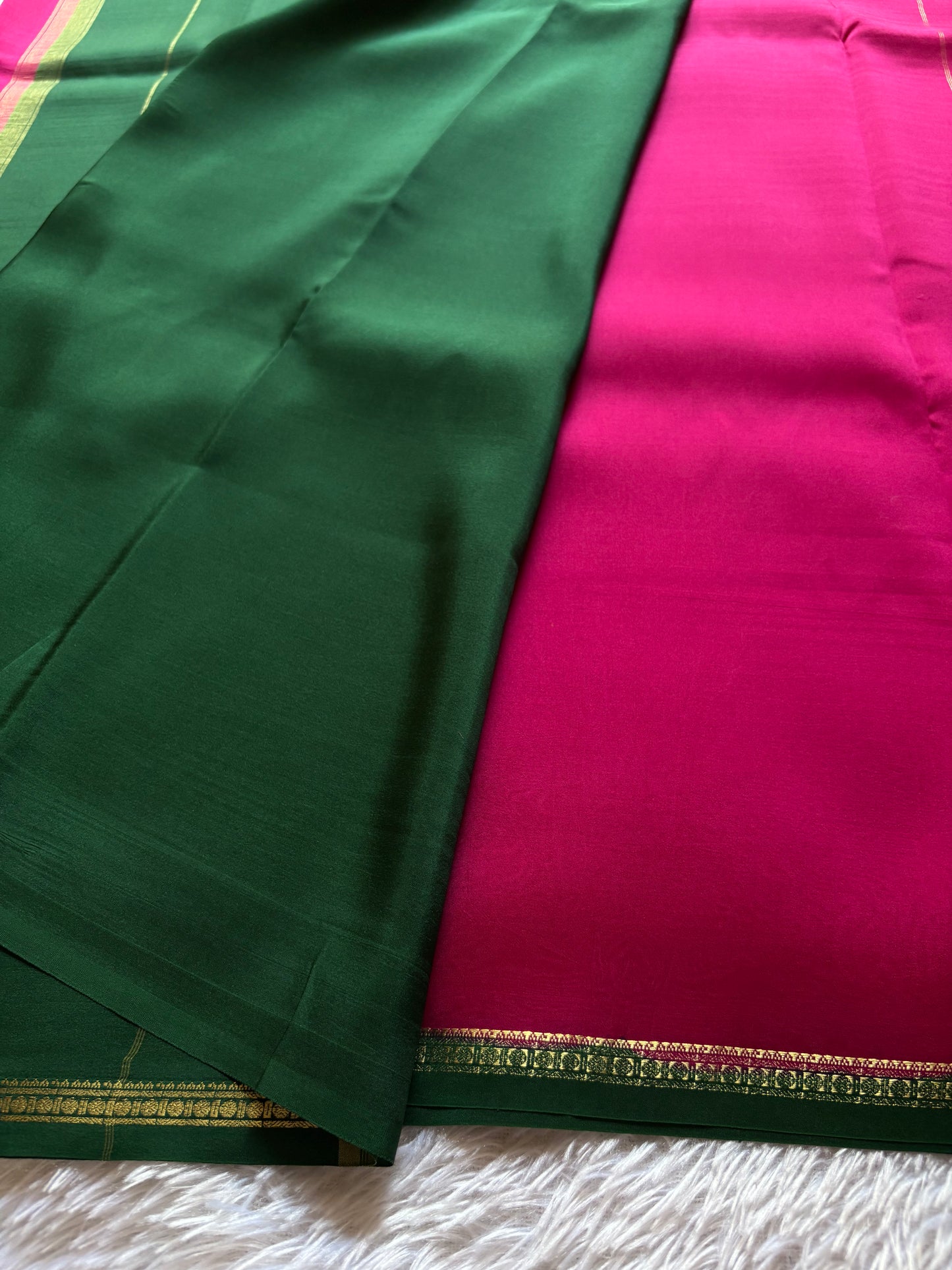 Sumukhi (2D) : Rani pink-bottle green