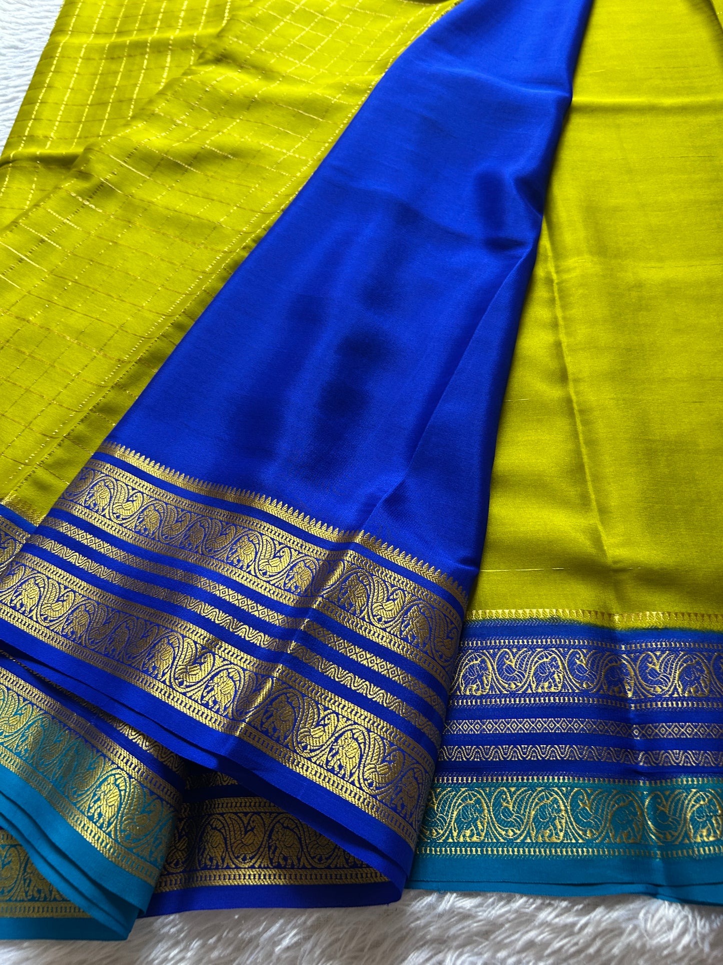 Tulasi (3D) : Olive-royal blue-ananda blue