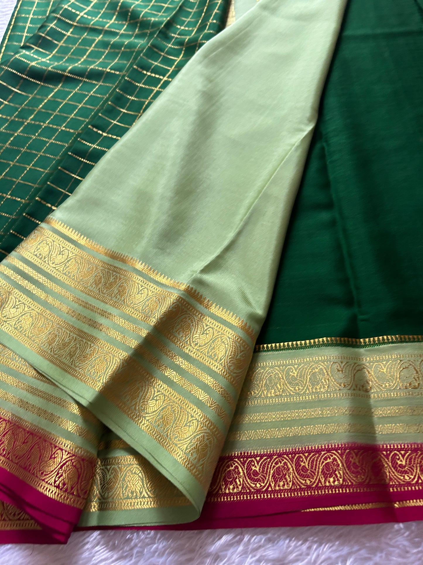 Tulasi (3D) : Bottle green-pista green-pink