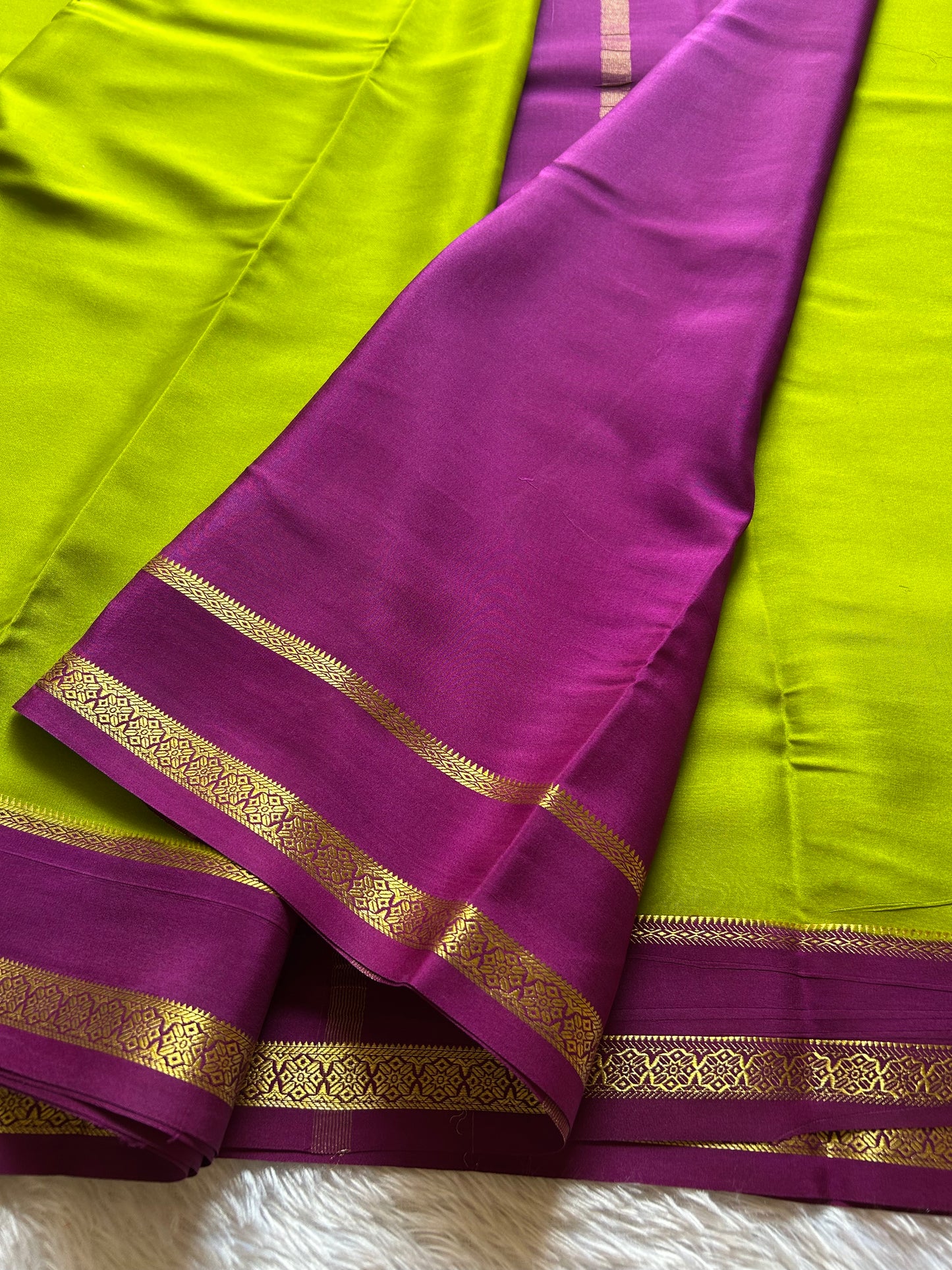 Kalyani (2D) : Mehendi green-magenta