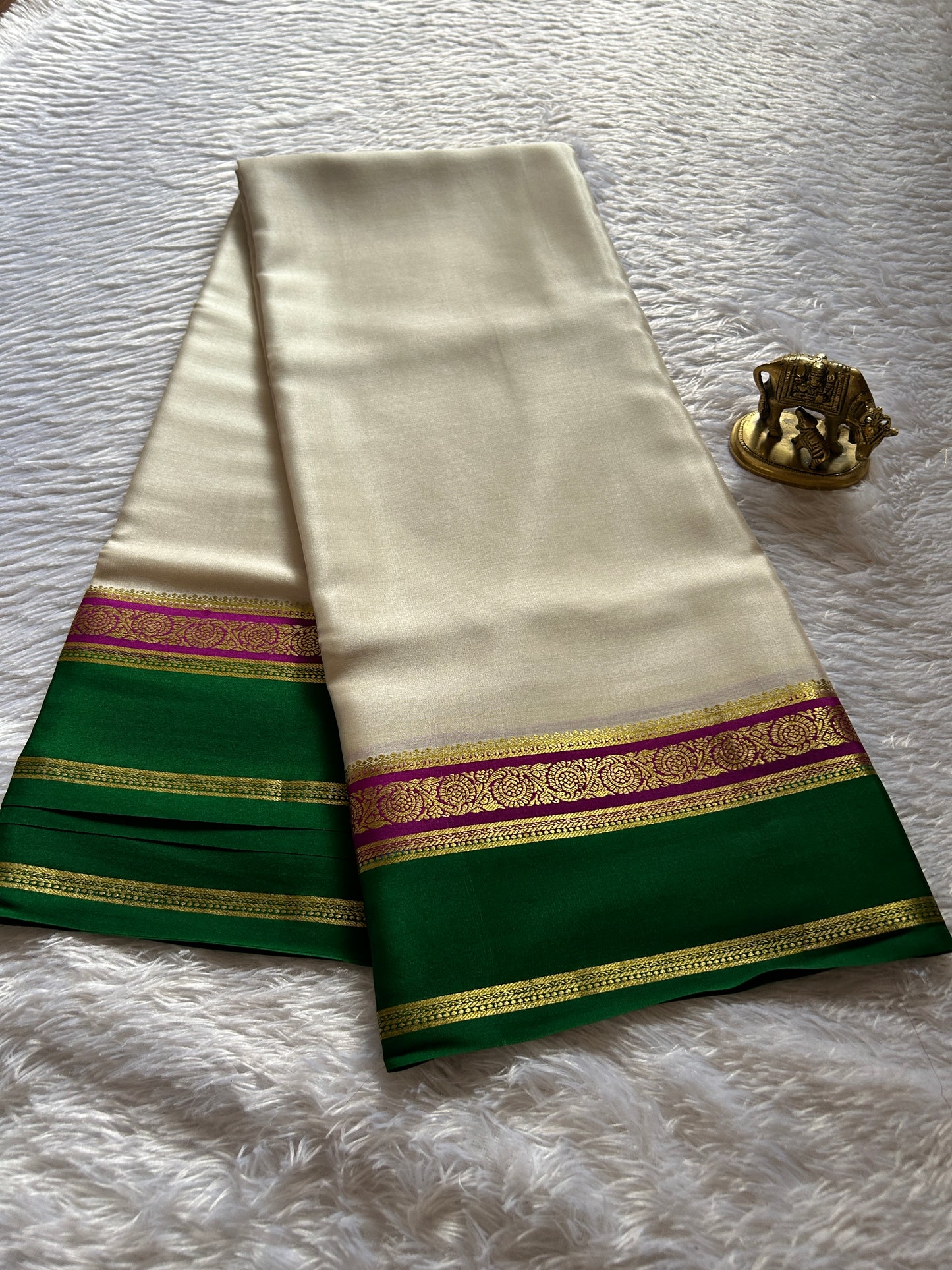 Tara (3D) : Off white-magenta-green