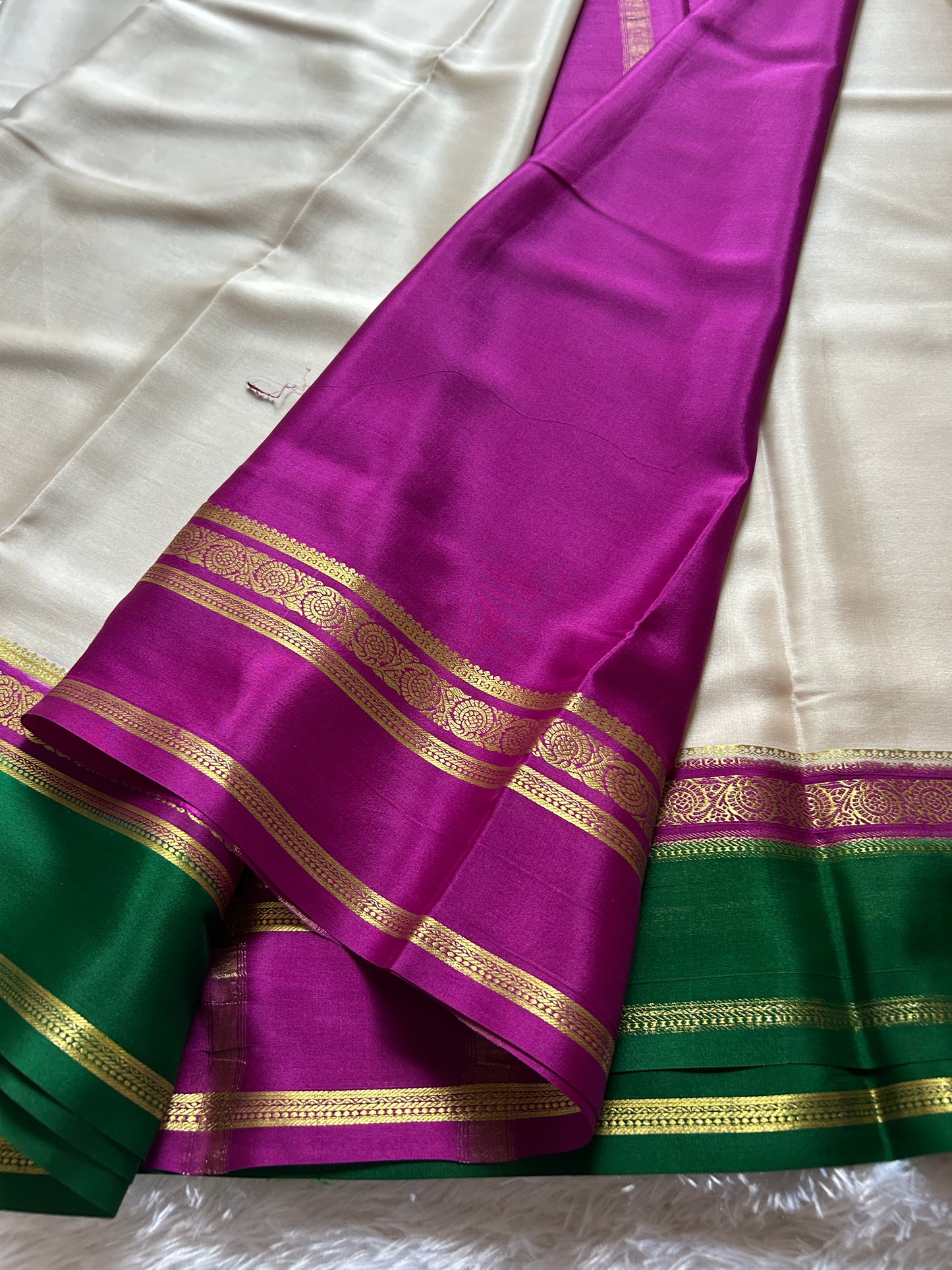 Tara (3D) : Off white-magenta-green