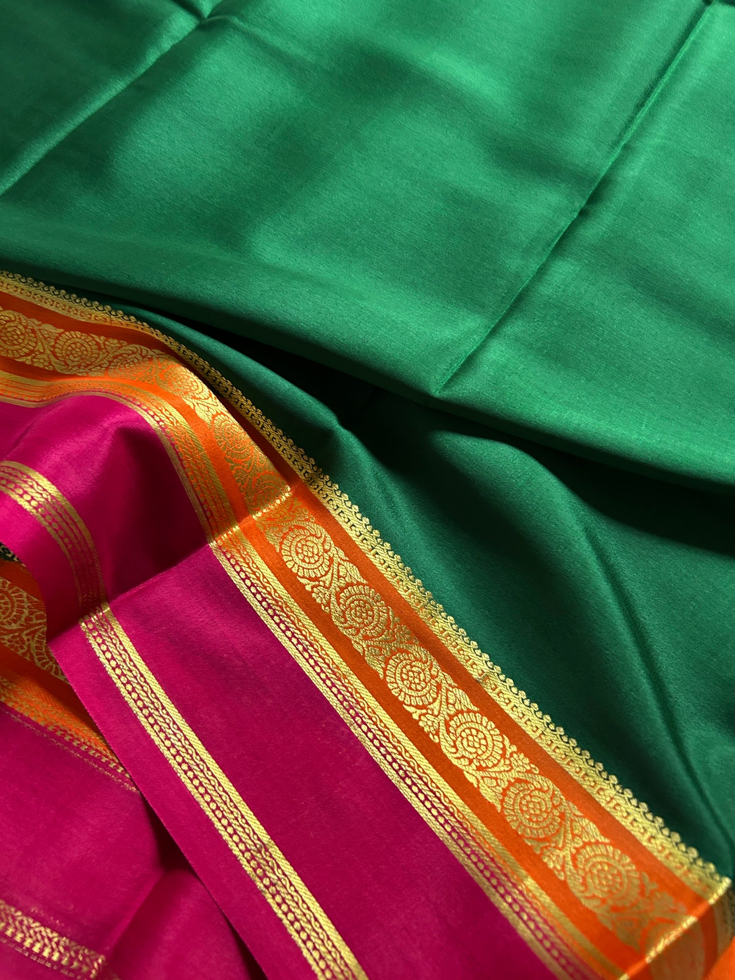 Tara (3D) : Bottle green-orange-pink