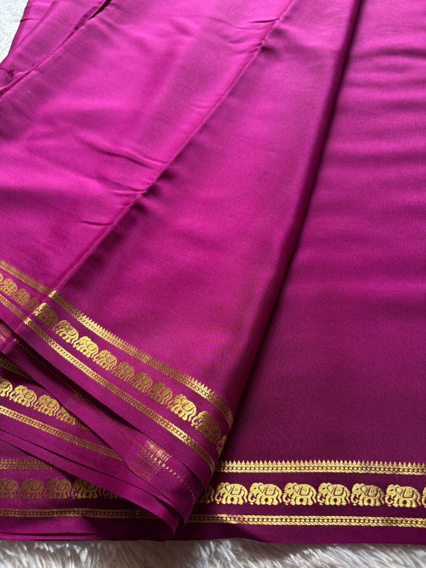 Anjana : Solid Dark magenta