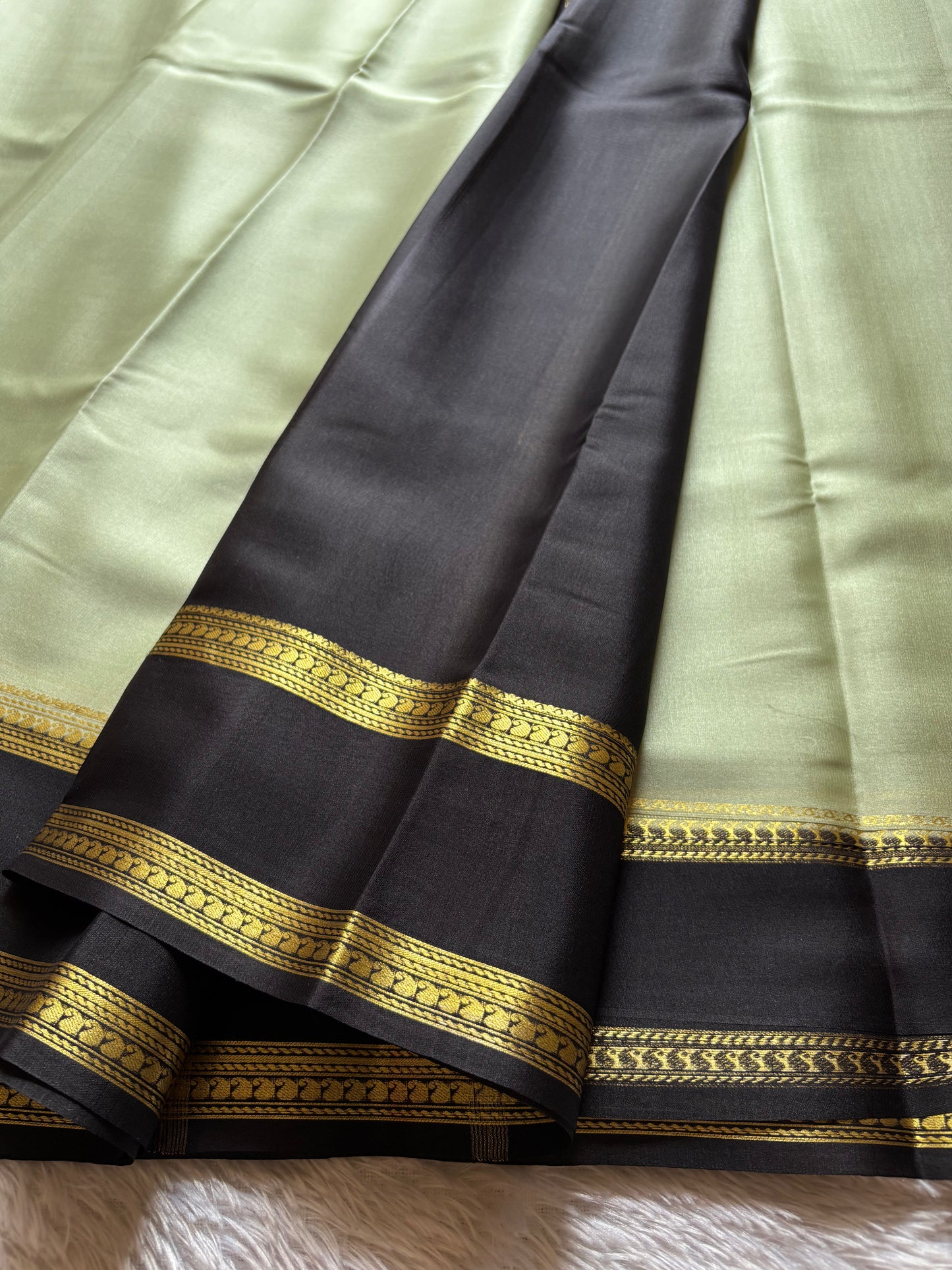 Malathi (2D) : Light sage green-black