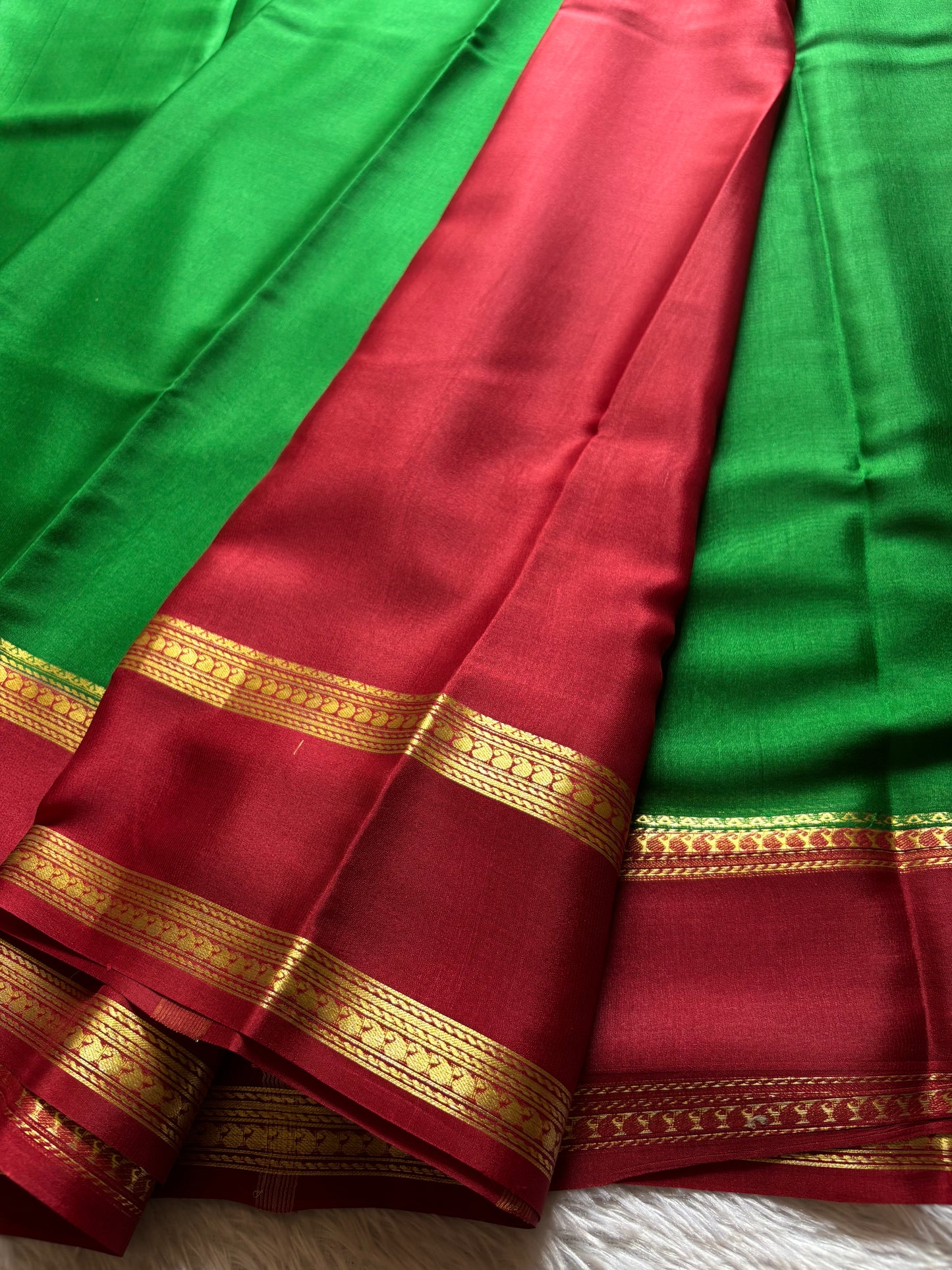 Malathi (2D) : Bottle green-dark red