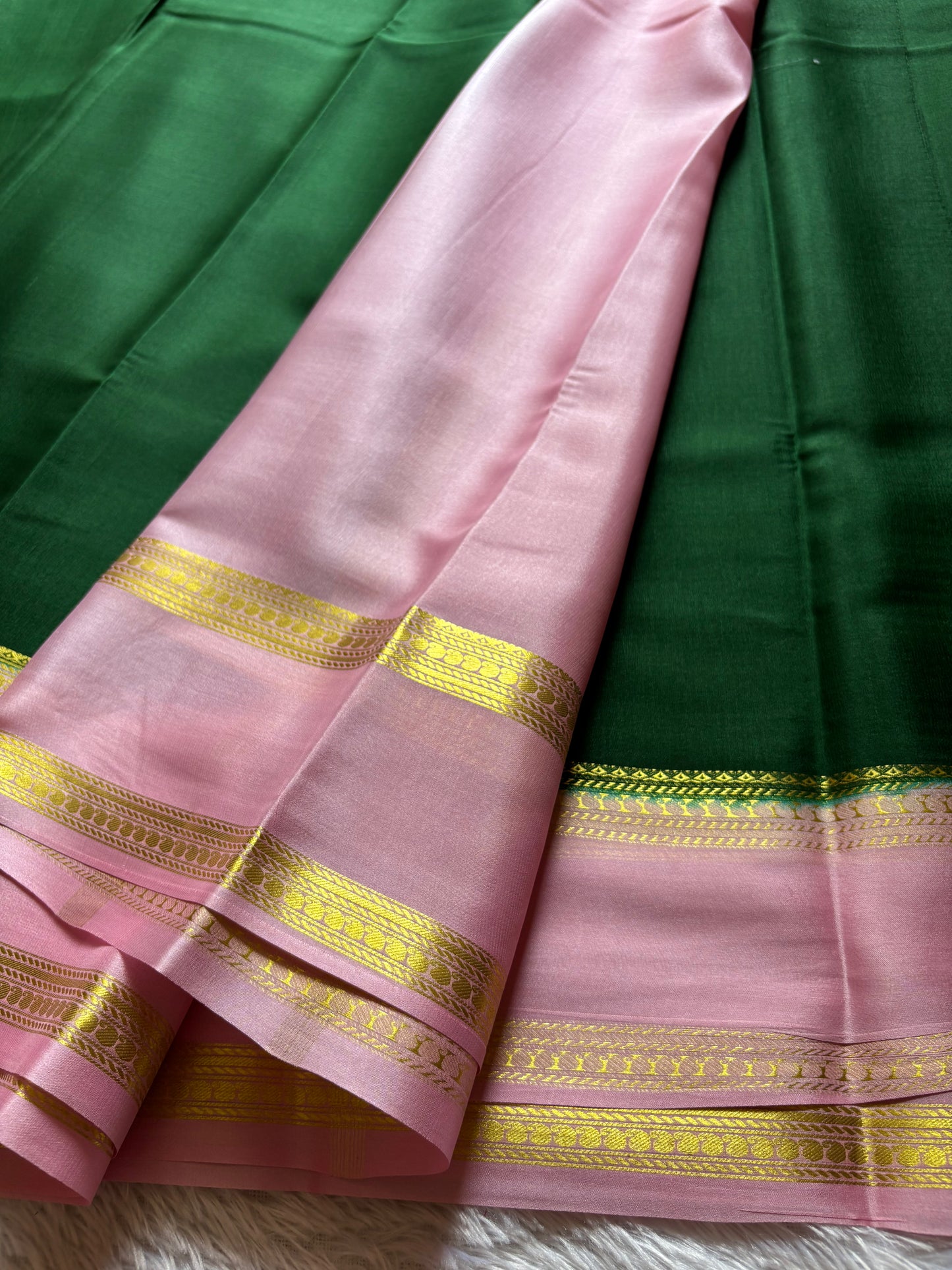 Malathi (2D) : Dark green-baby pink