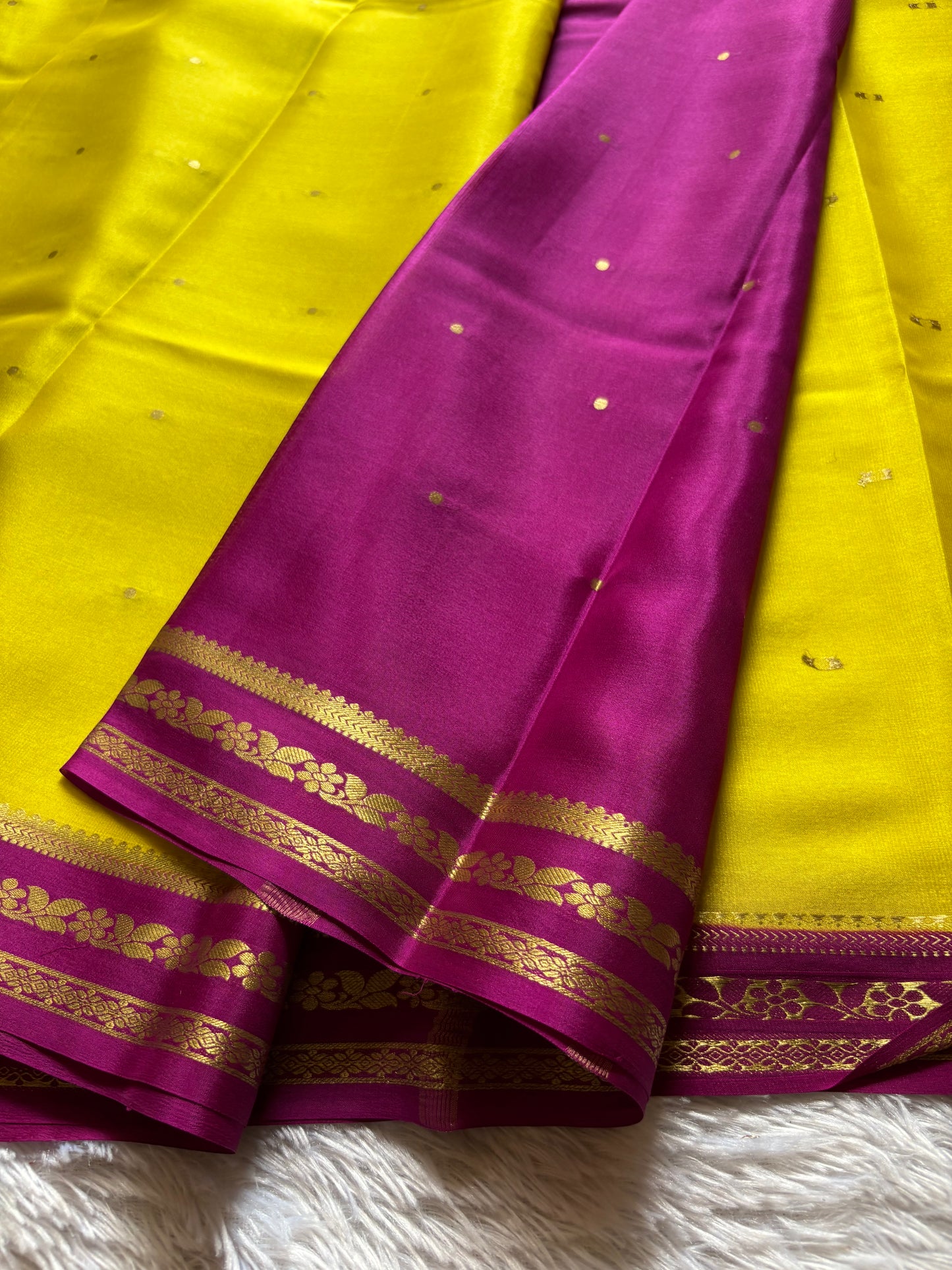 Anjali (2D) : Olive-magenta