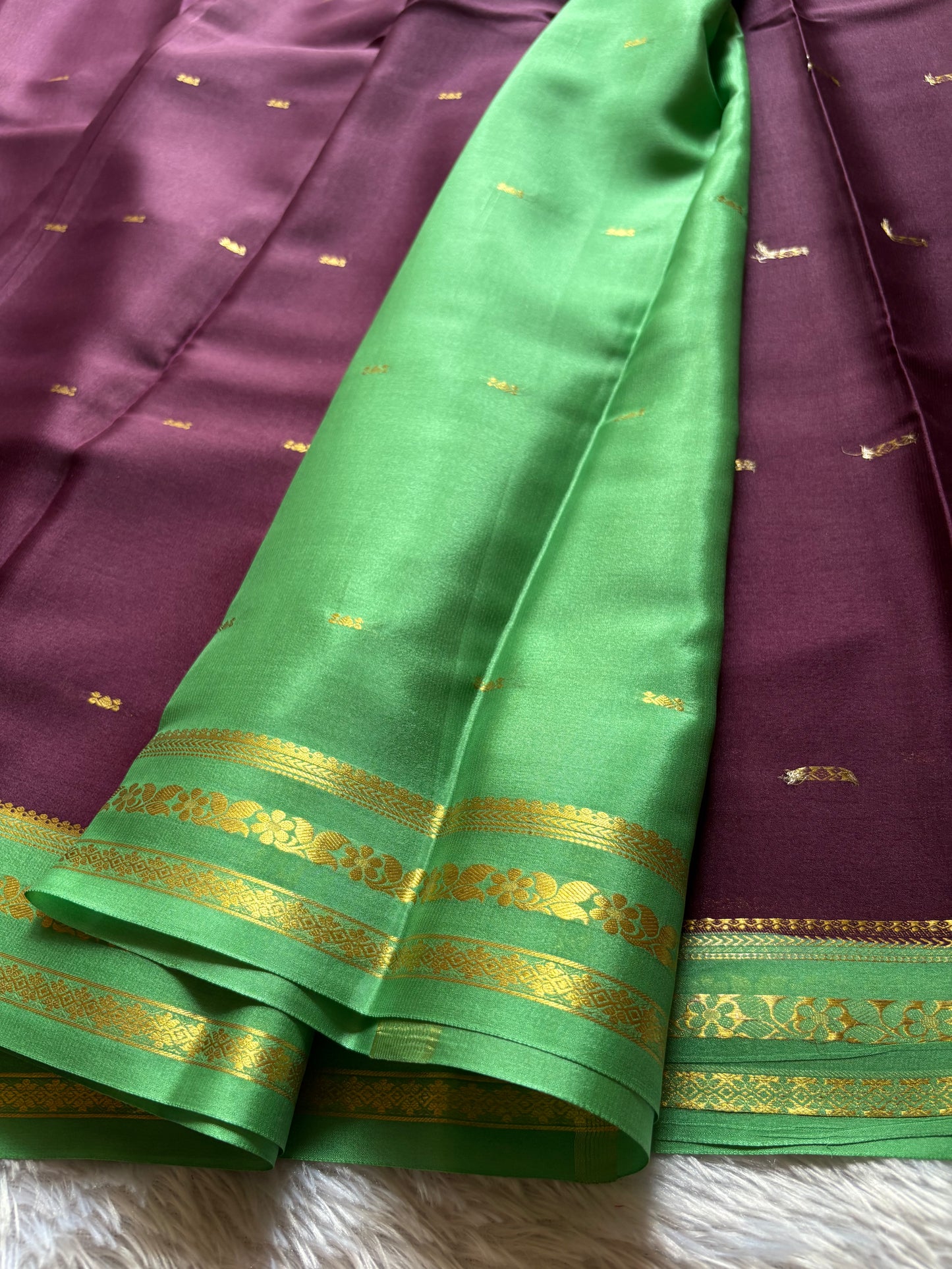 Anjali (2D) : Deep wine-mint green