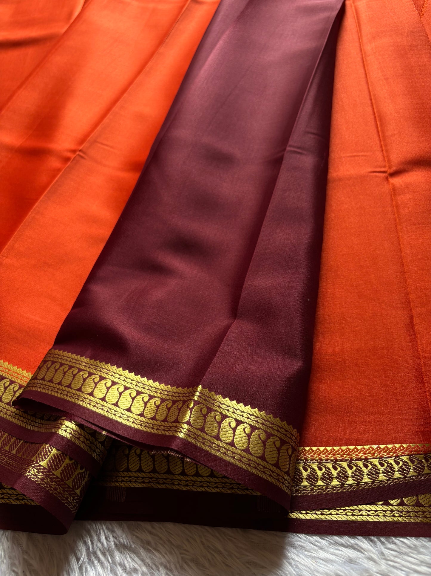 Meena (2D) : Rust orange-chocolate brown
