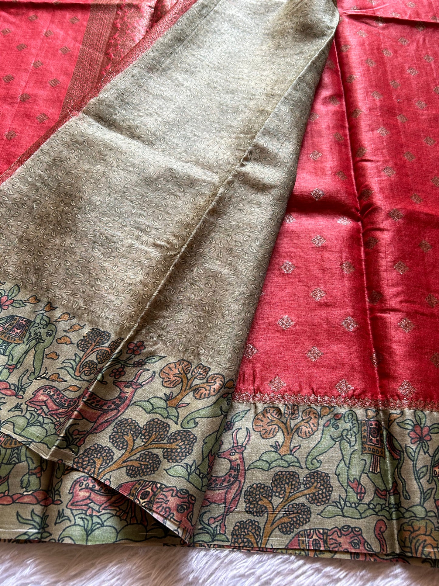 Kavitha (2D) : Brick red-sage green