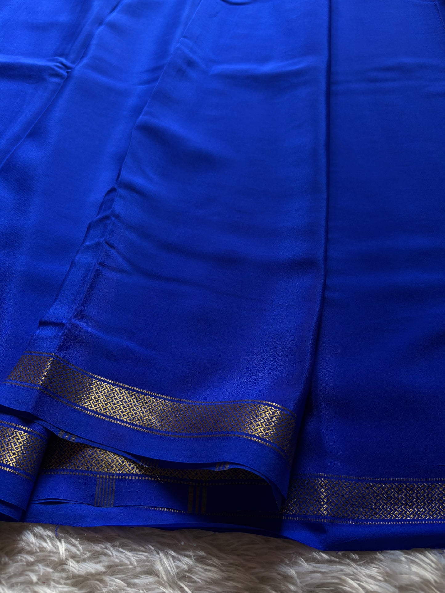 Nivedha : Solid Royal blue