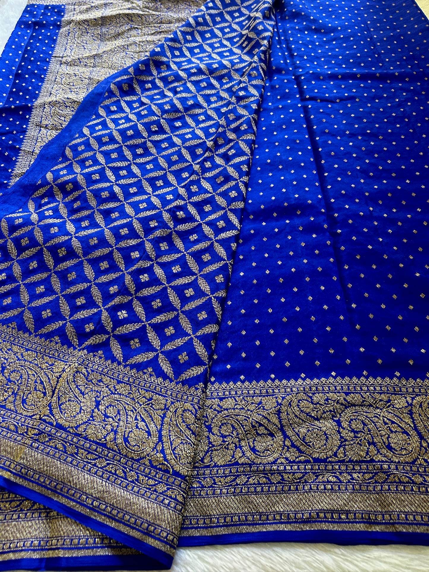 Menaka : Solid Royal blue