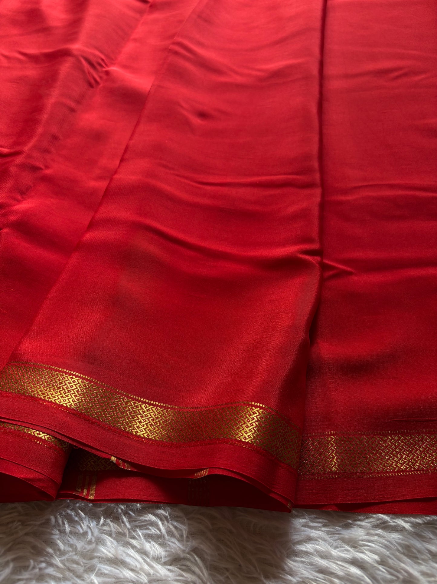 Nivedha : Solid Red