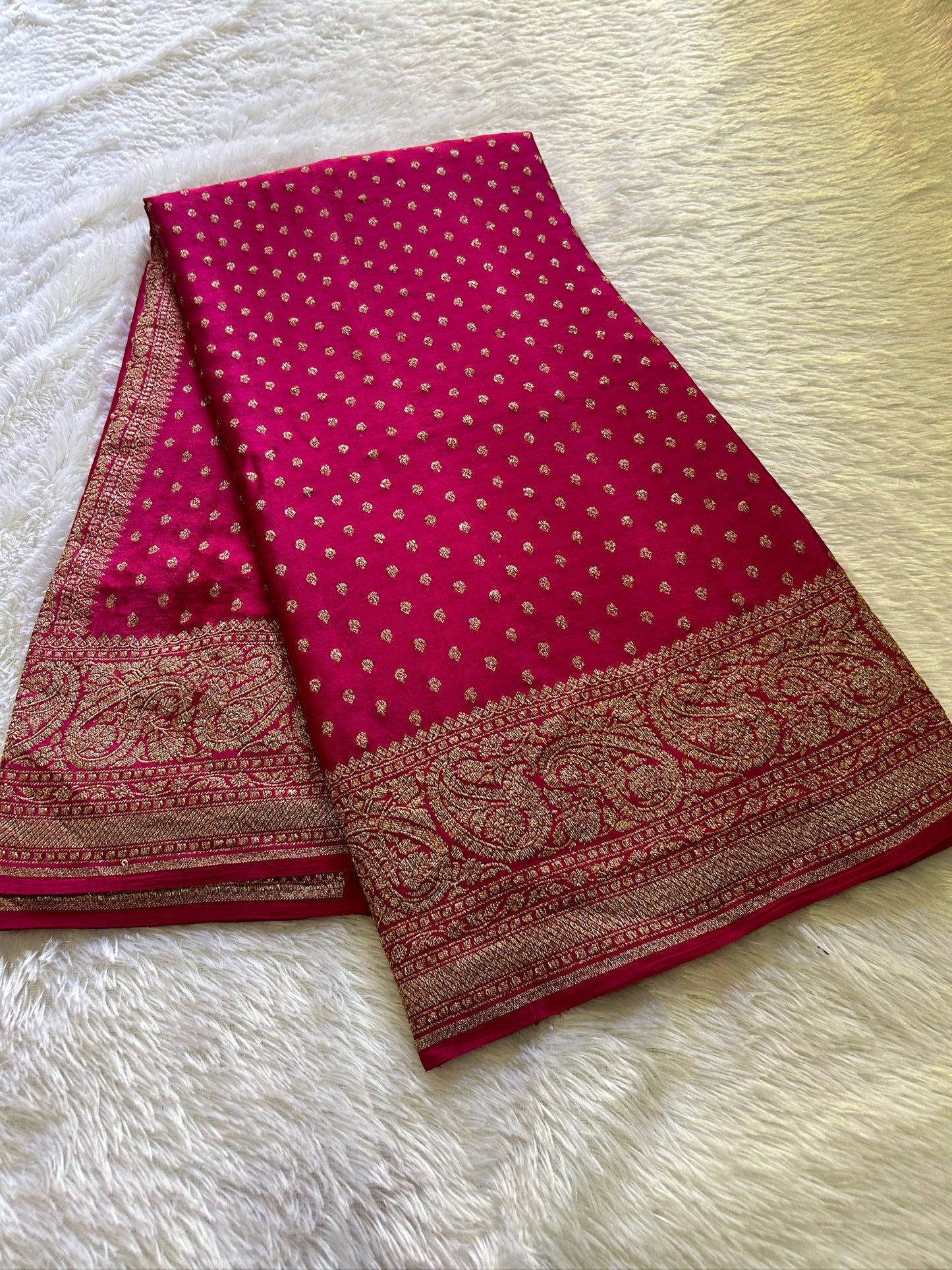 Menaka : solid Pink