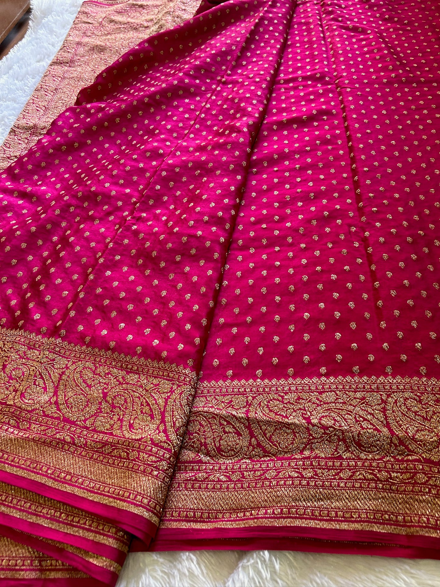 Menaka : solid Pink