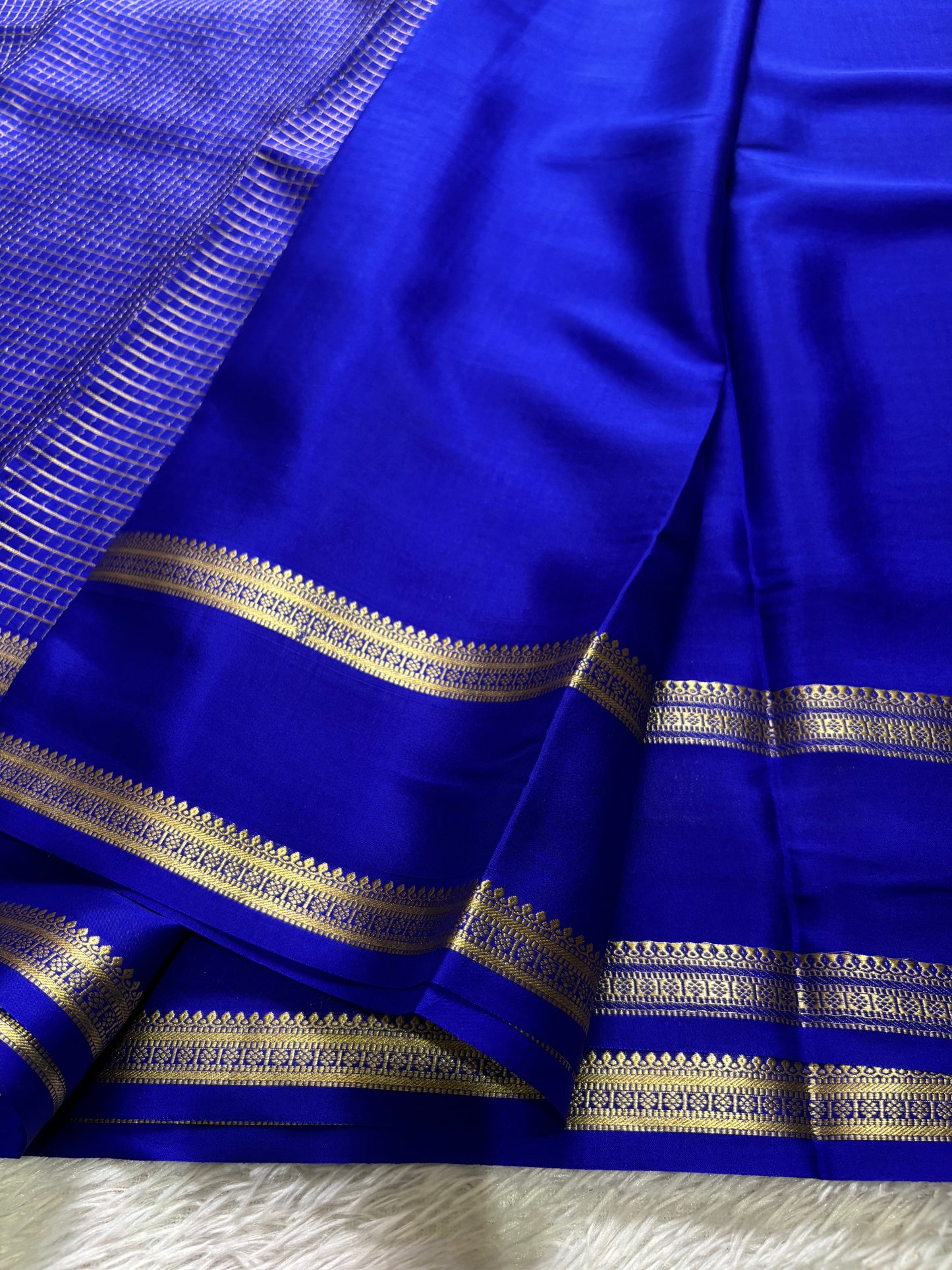 Himani : Solid Royal blue