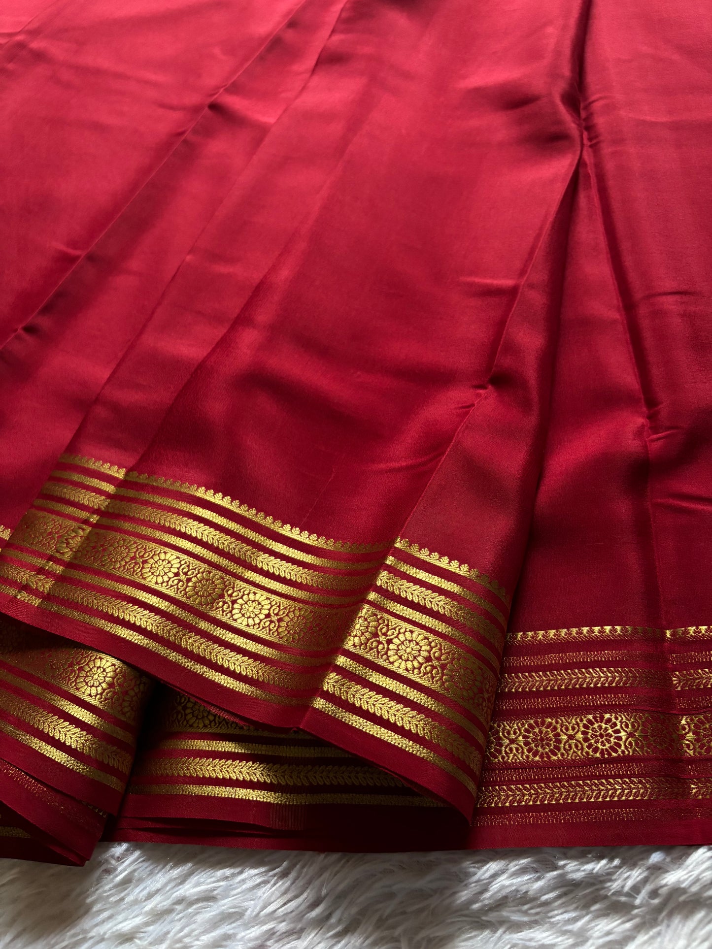Devika : Solid Dark red
