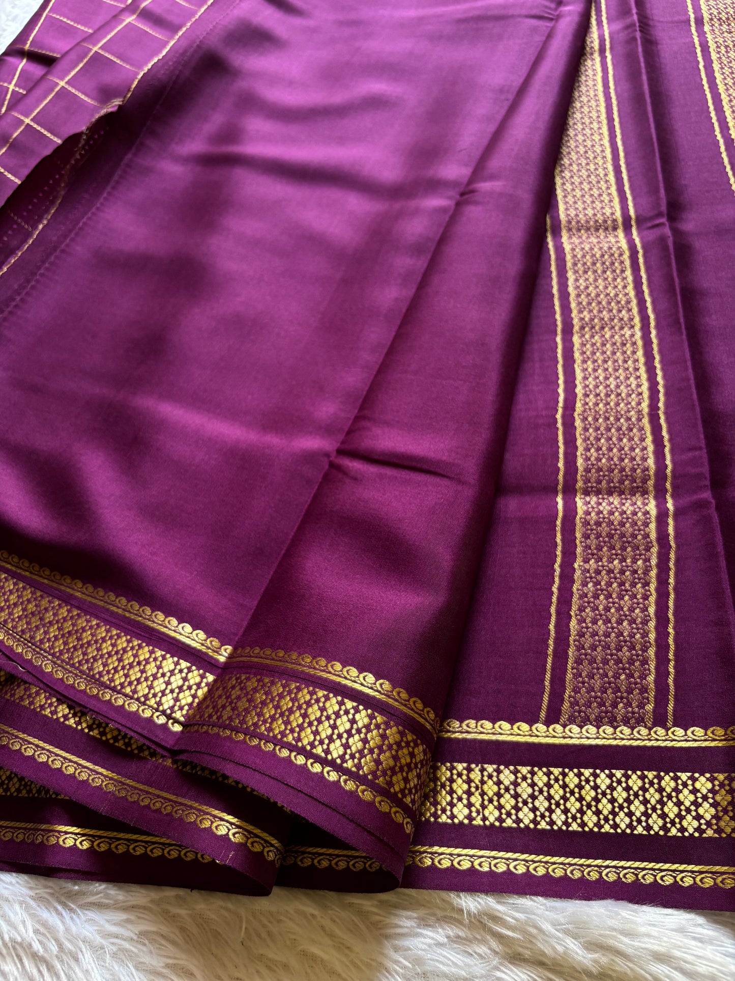 Madhavi : Solid Plum