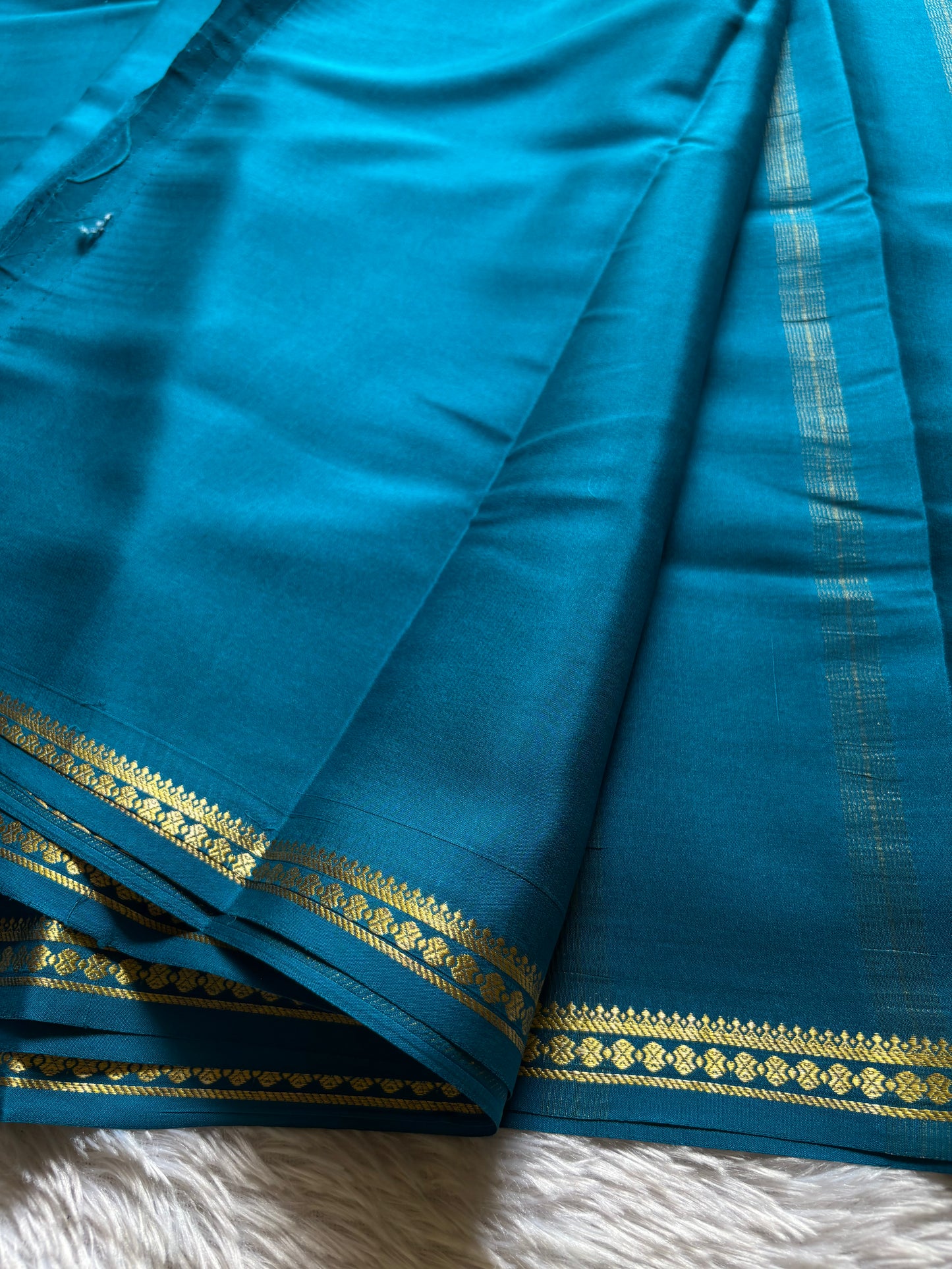 Ratna : Solid Teal blue