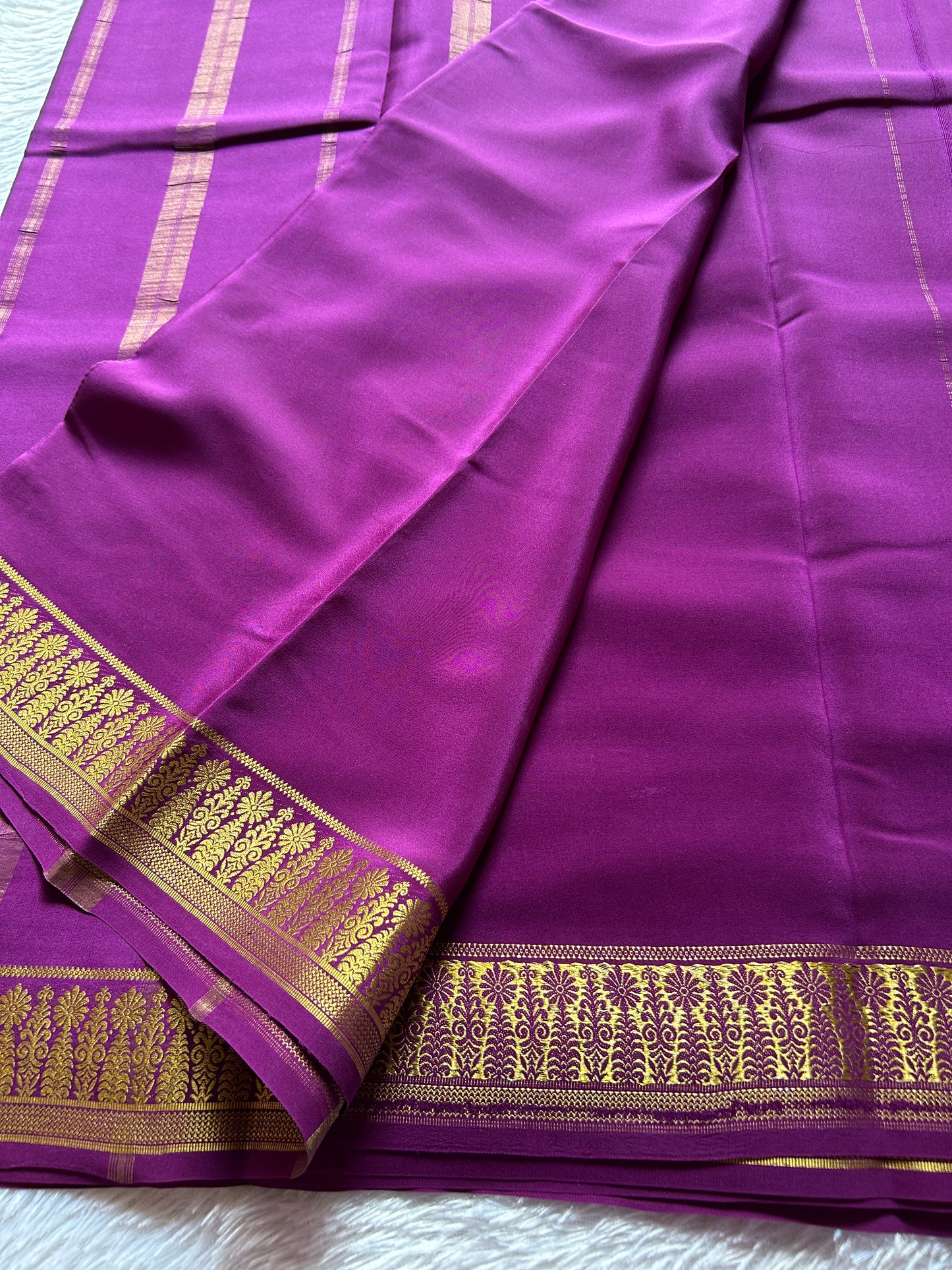 Hombale : Solid Dark Magenta