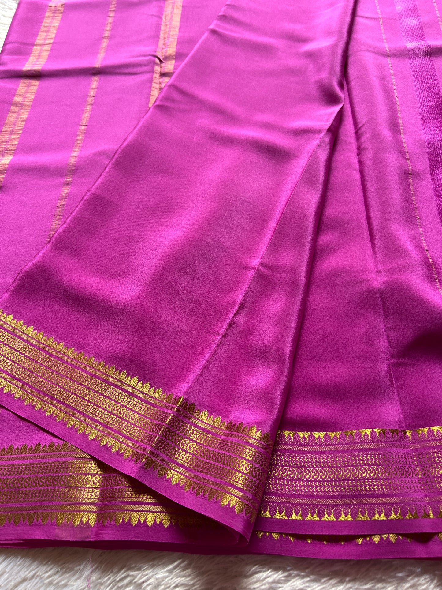 Komala : Solid Bright magenta