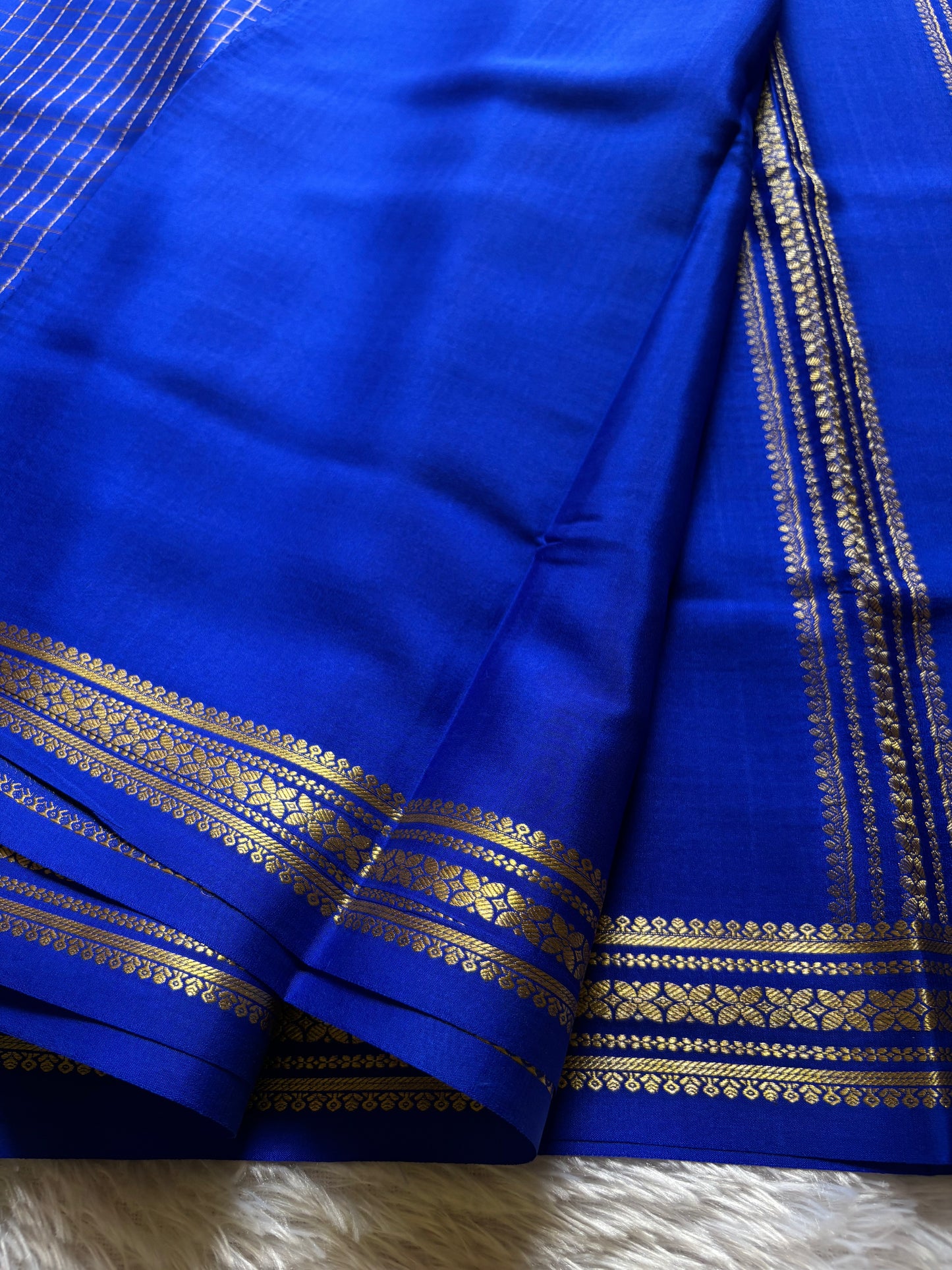 Madhura : Solid Royal blue