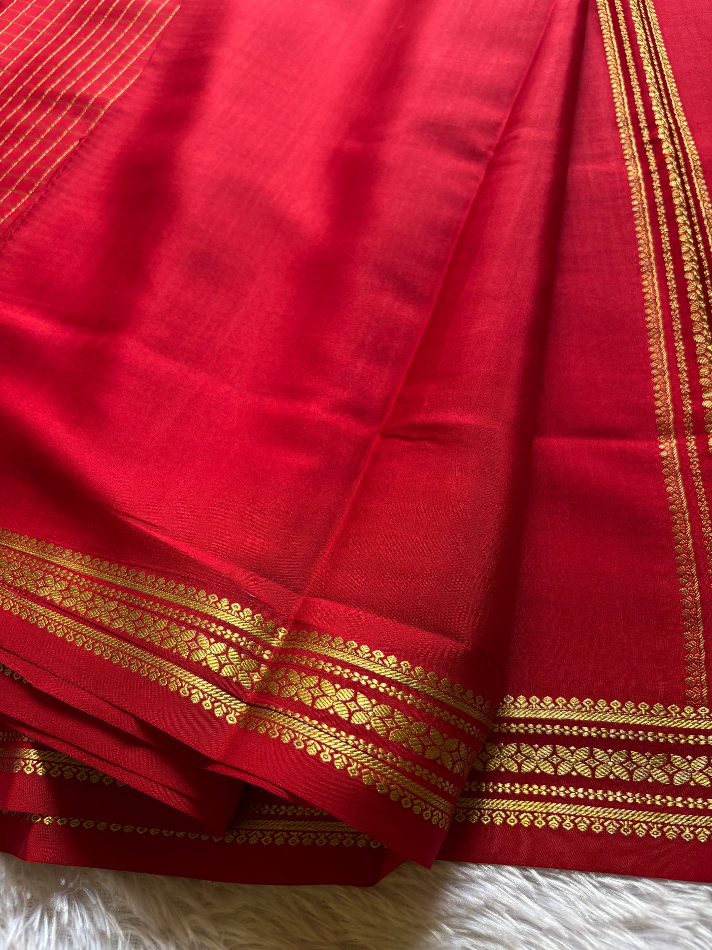 Madhura : Solid Red