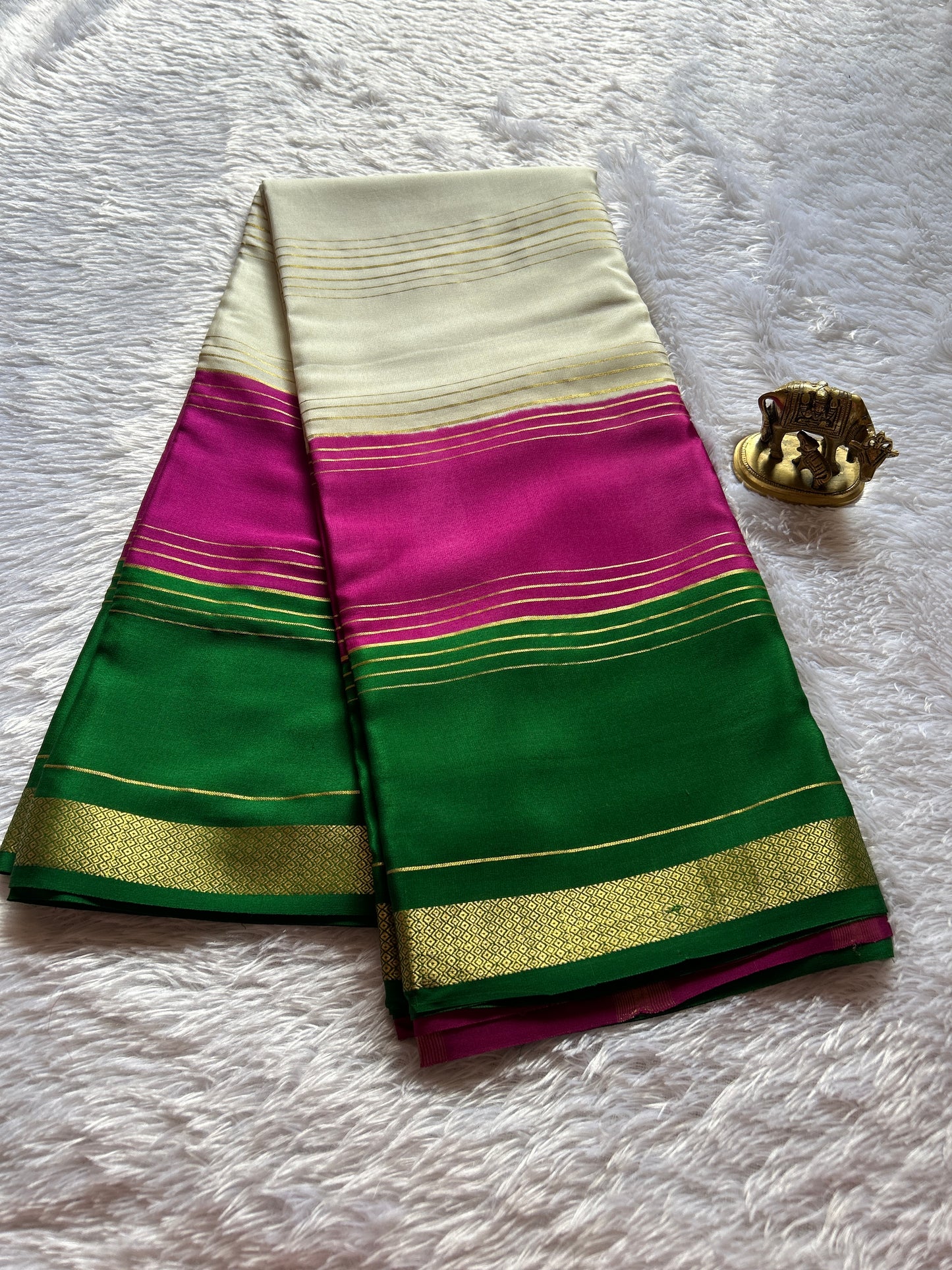 Trinetri (3D) : Off white-pink-green