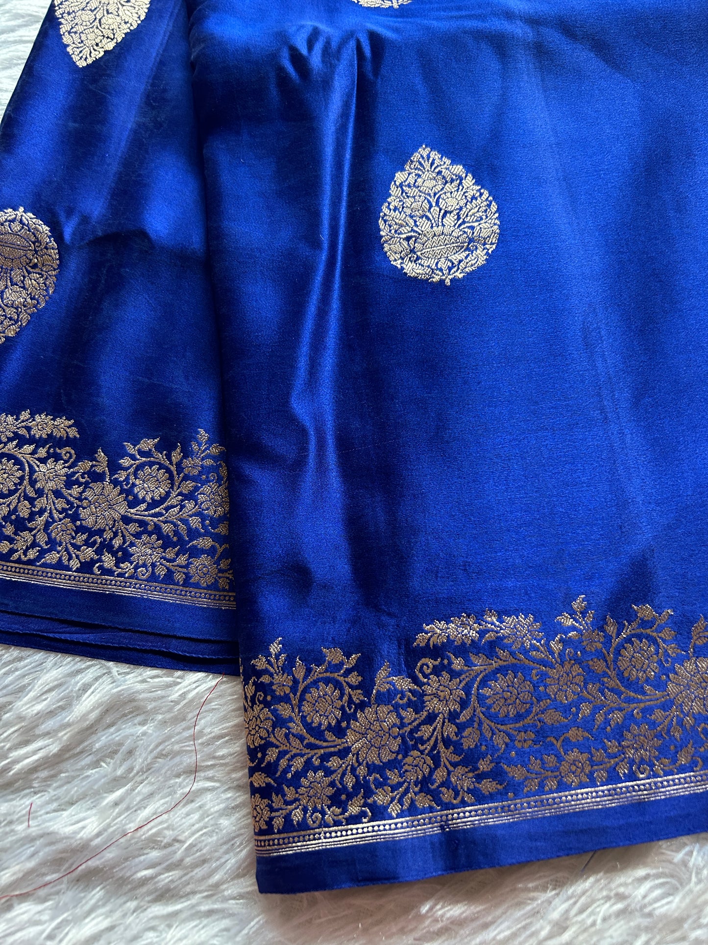 Madhubala : Solid Sapphire blue