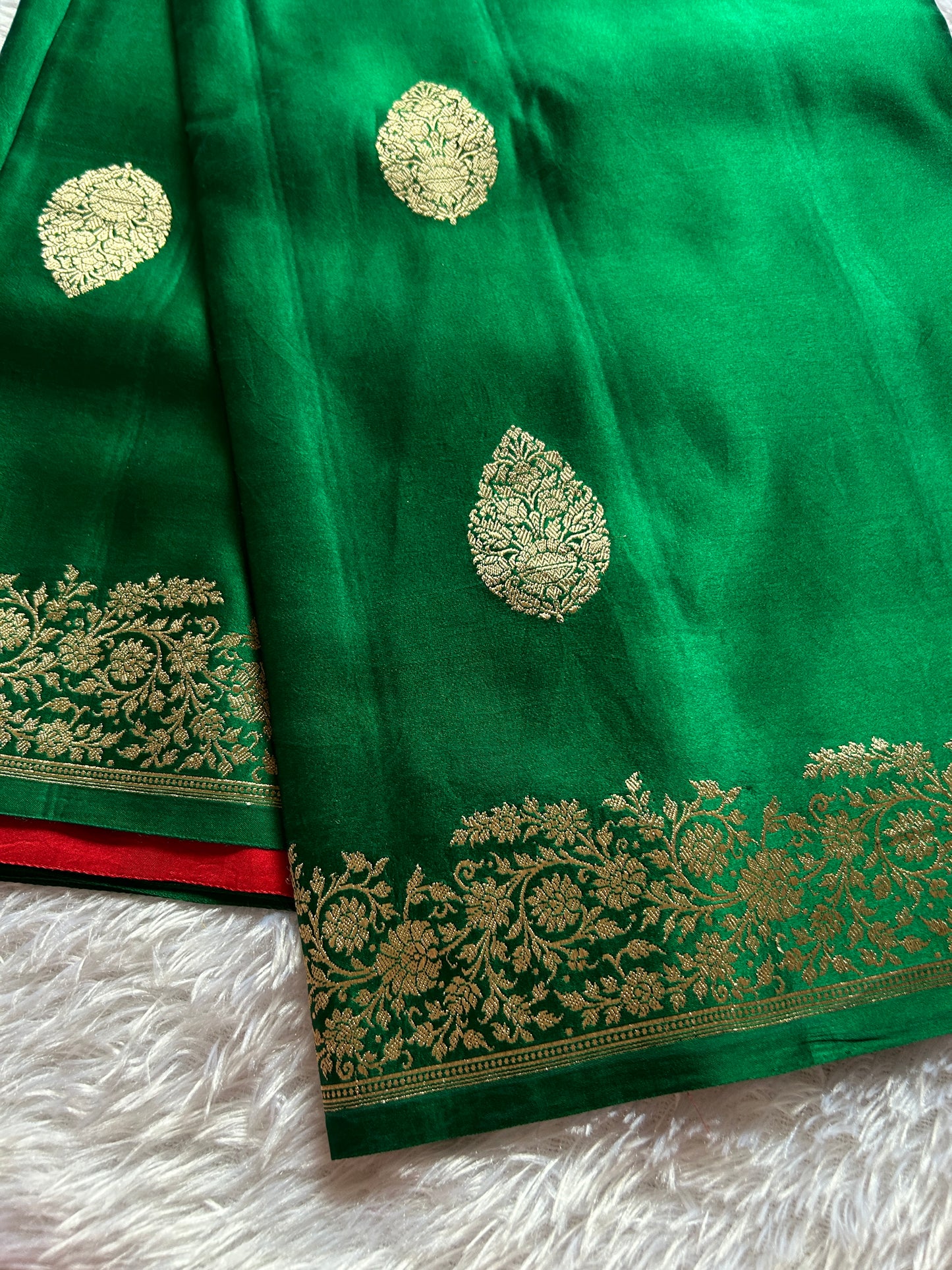 Madhubala : Solid Bottle green