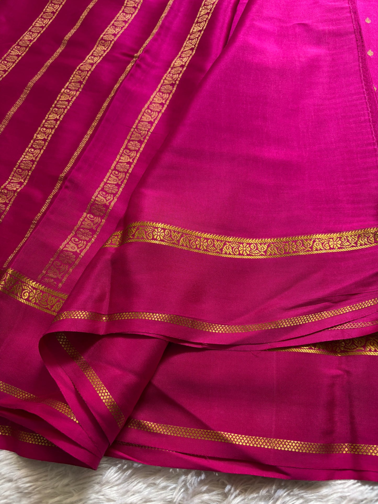 Avani : Solid Rani pink