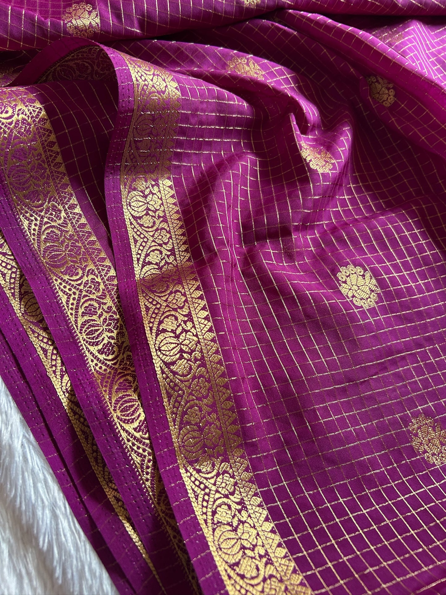 Semi Crepe : Solid magenta