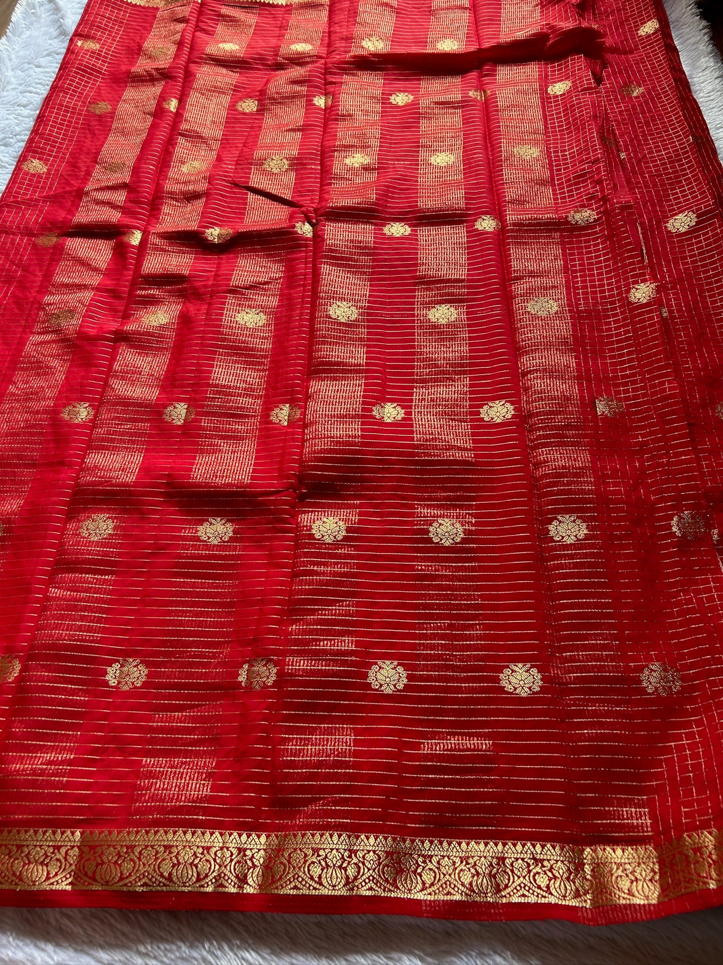 Semi Crepe : Solid Red