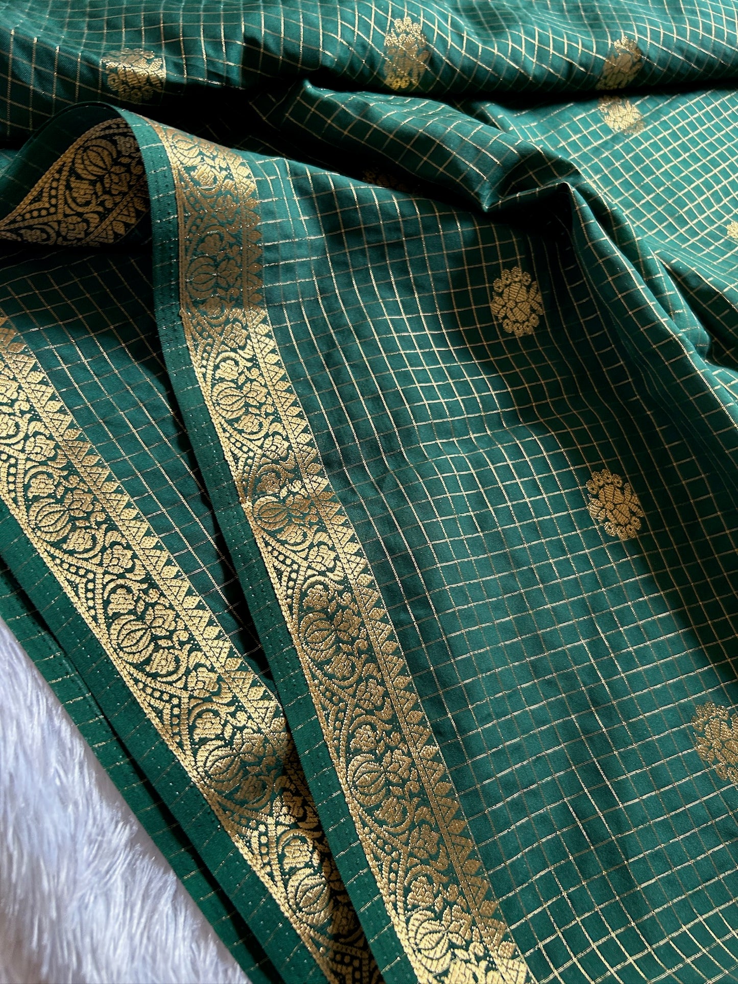 Semi Crepe : Solid Bottle green