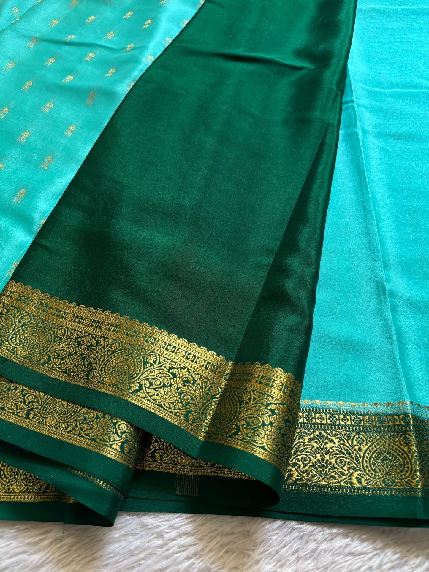Soumya (2D) : Sea blue-bottle green